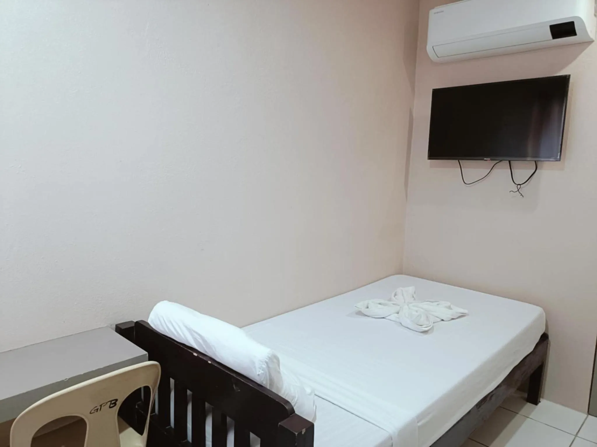 Bed in Claytown Pension House