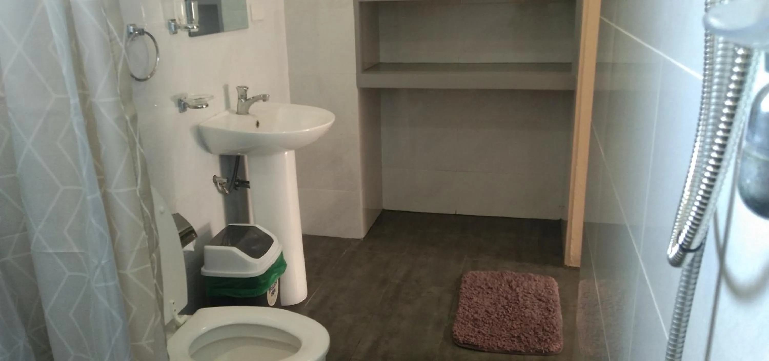 Bathroom in Claytown Pension House