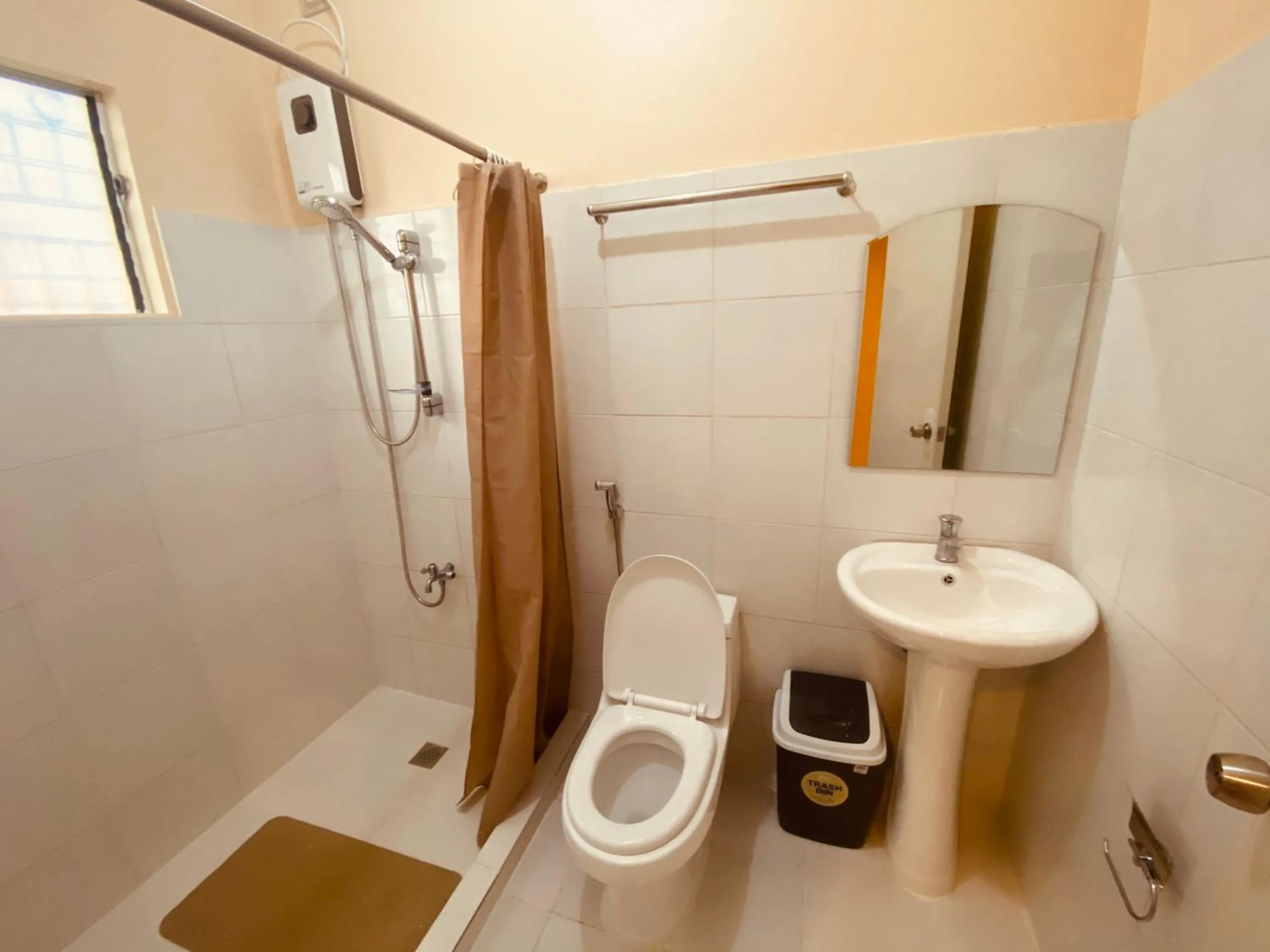 Bathroom in Claytown Pension House