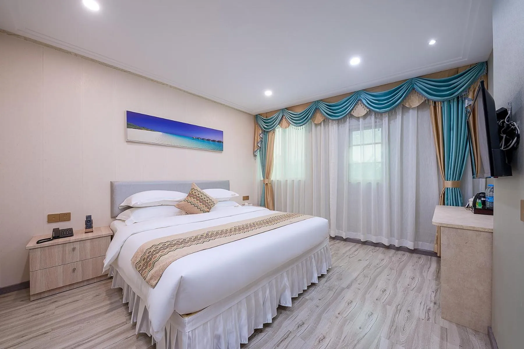 Bed in Frida Hotels Guangzhou Baiyun International airport