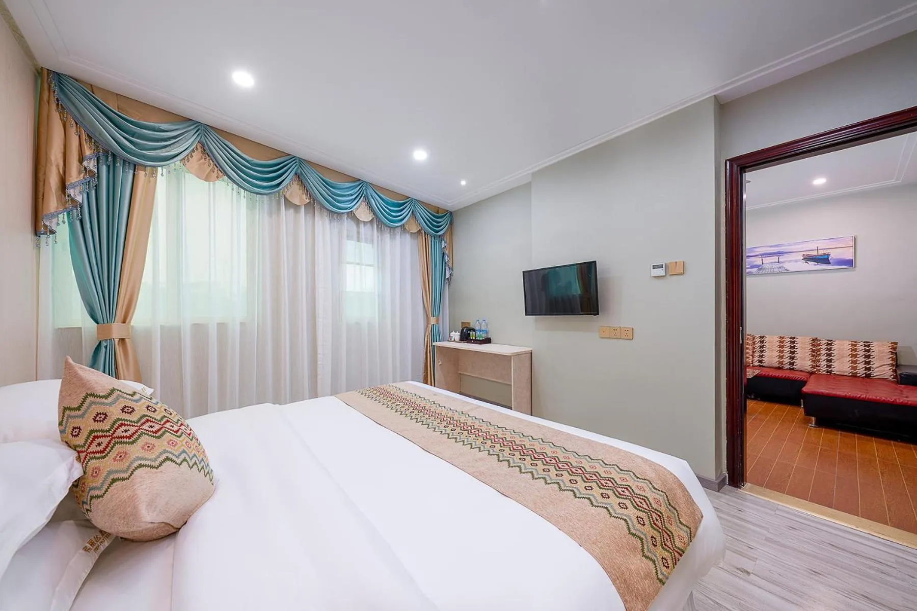 Bed in Frida Hotels Guangzhou Baiyun International airport