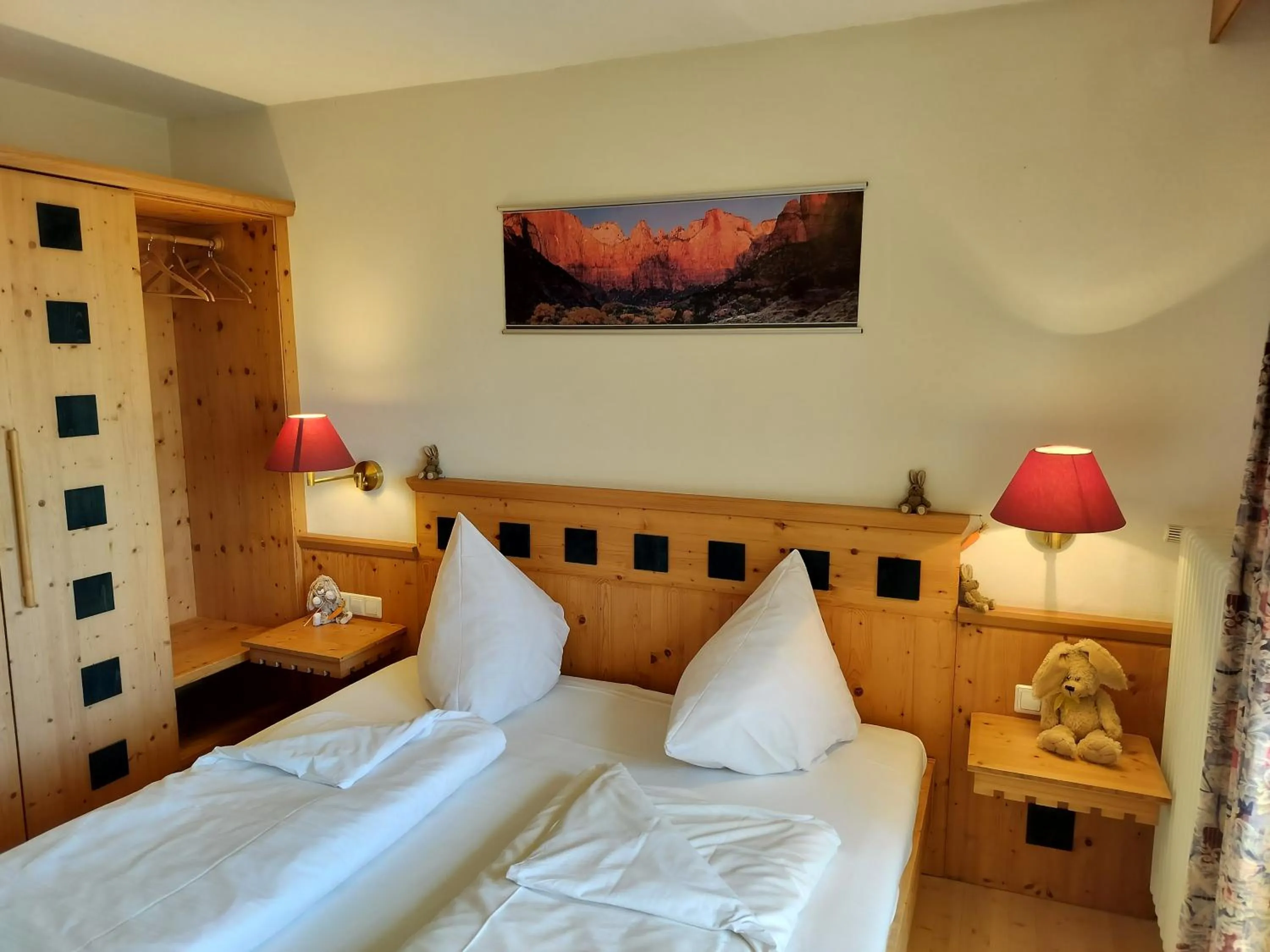 Photo of the whole room, Bed in Hotel Hirsch