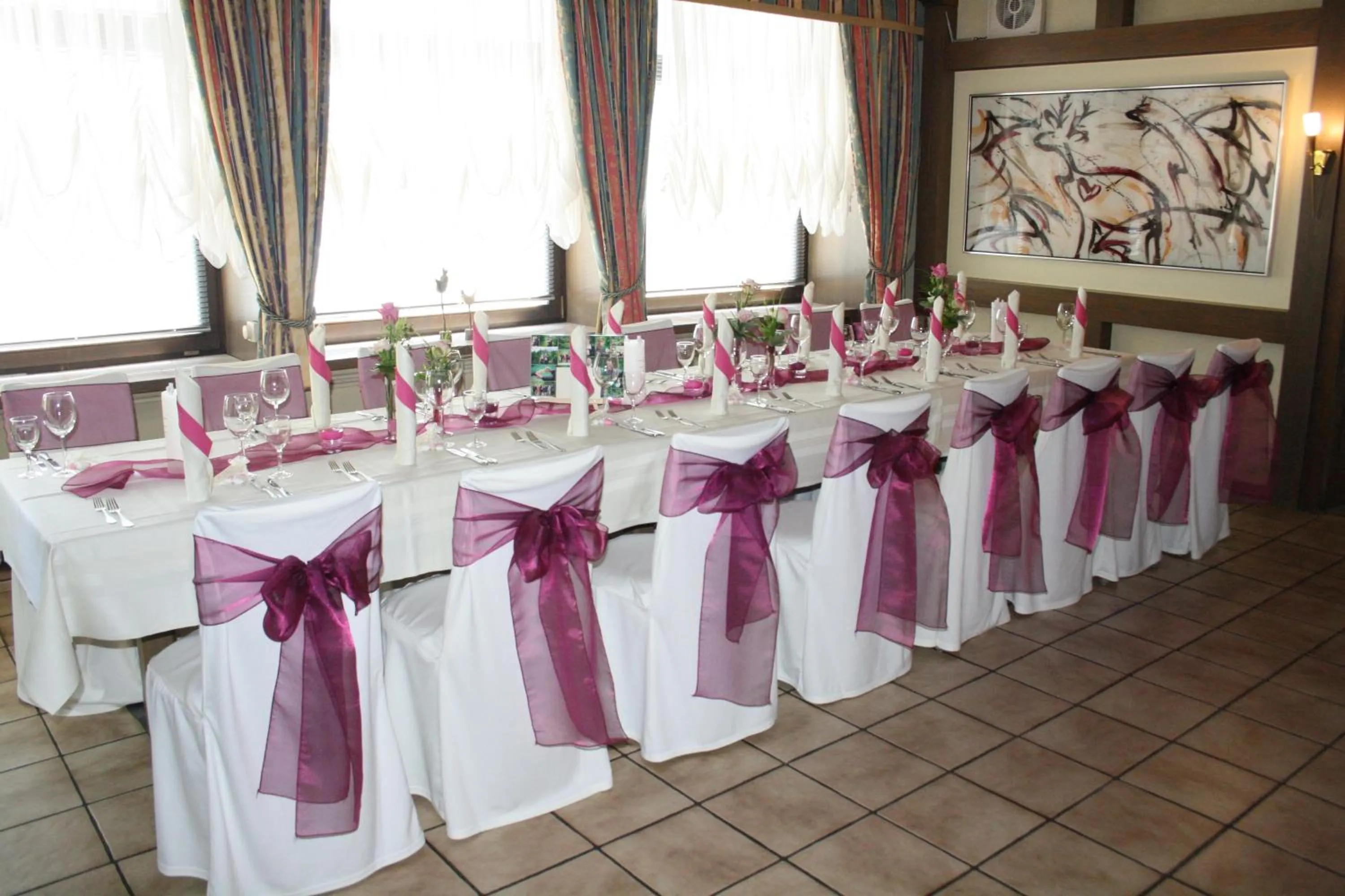 Restaurant/places to eat in Hotel Hirsch