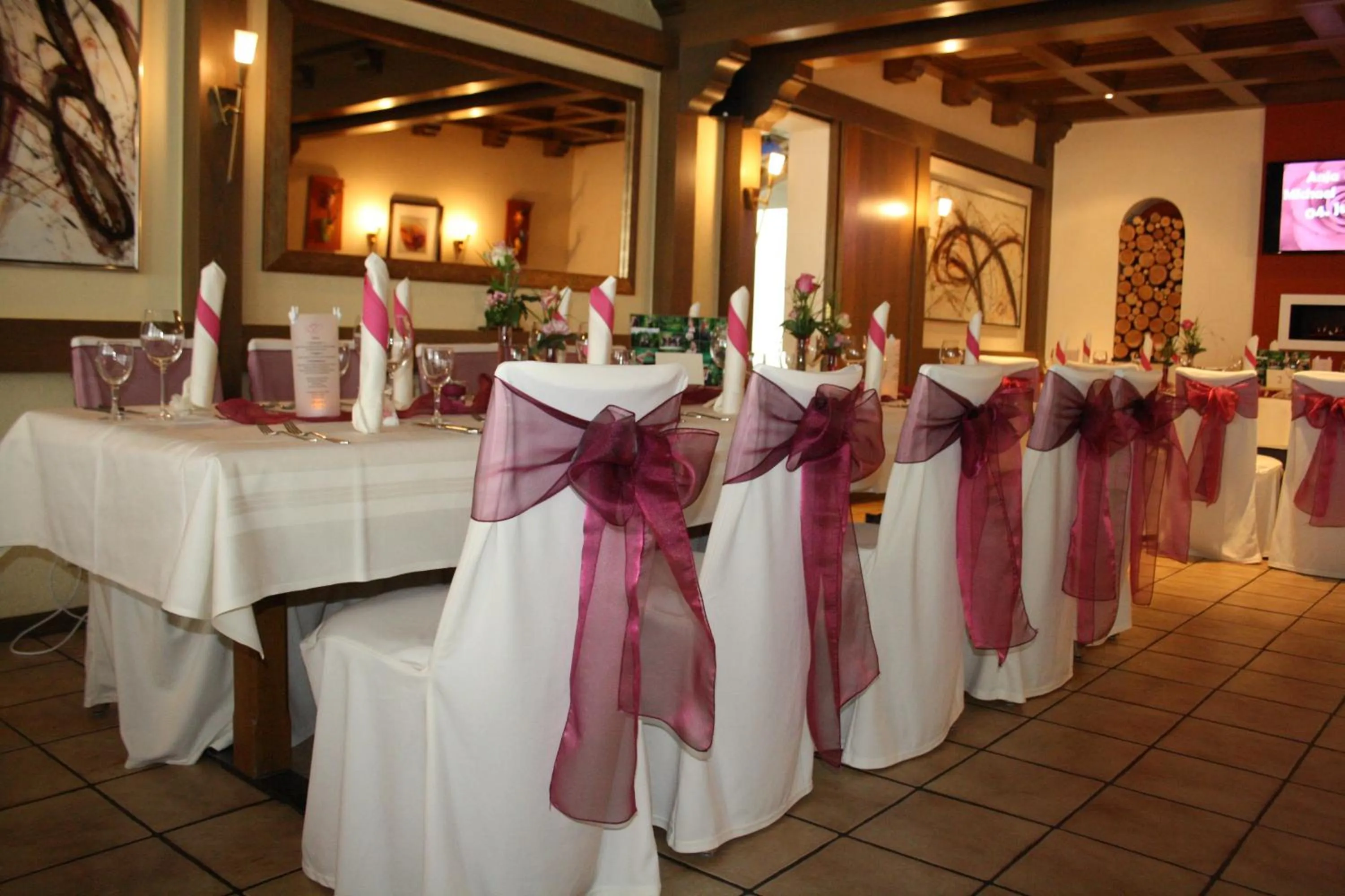 Restaurant/places to eat in Hotel Hirsch