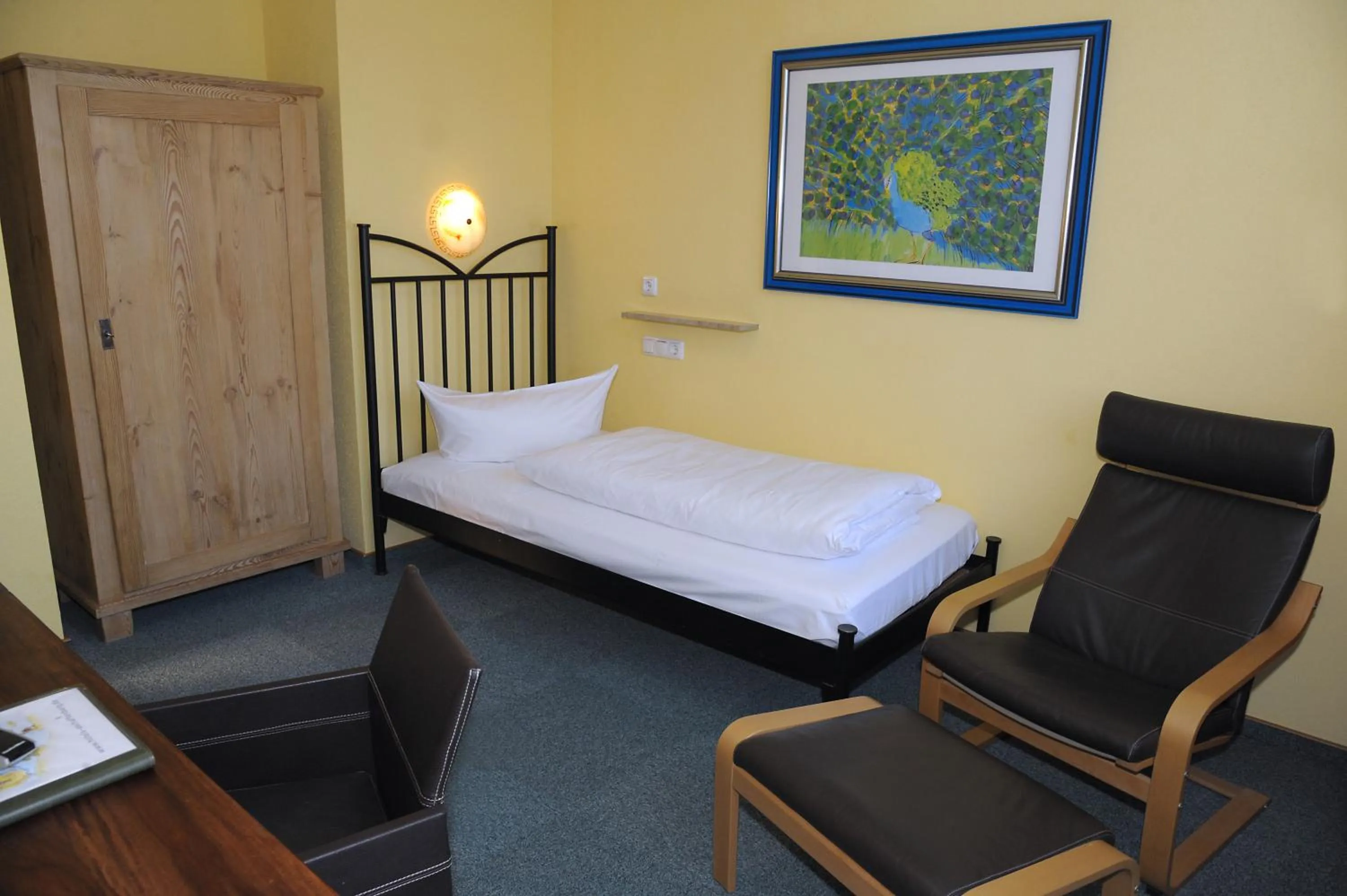 Photo of the whole room, Bed in Landhotel Klingerhof