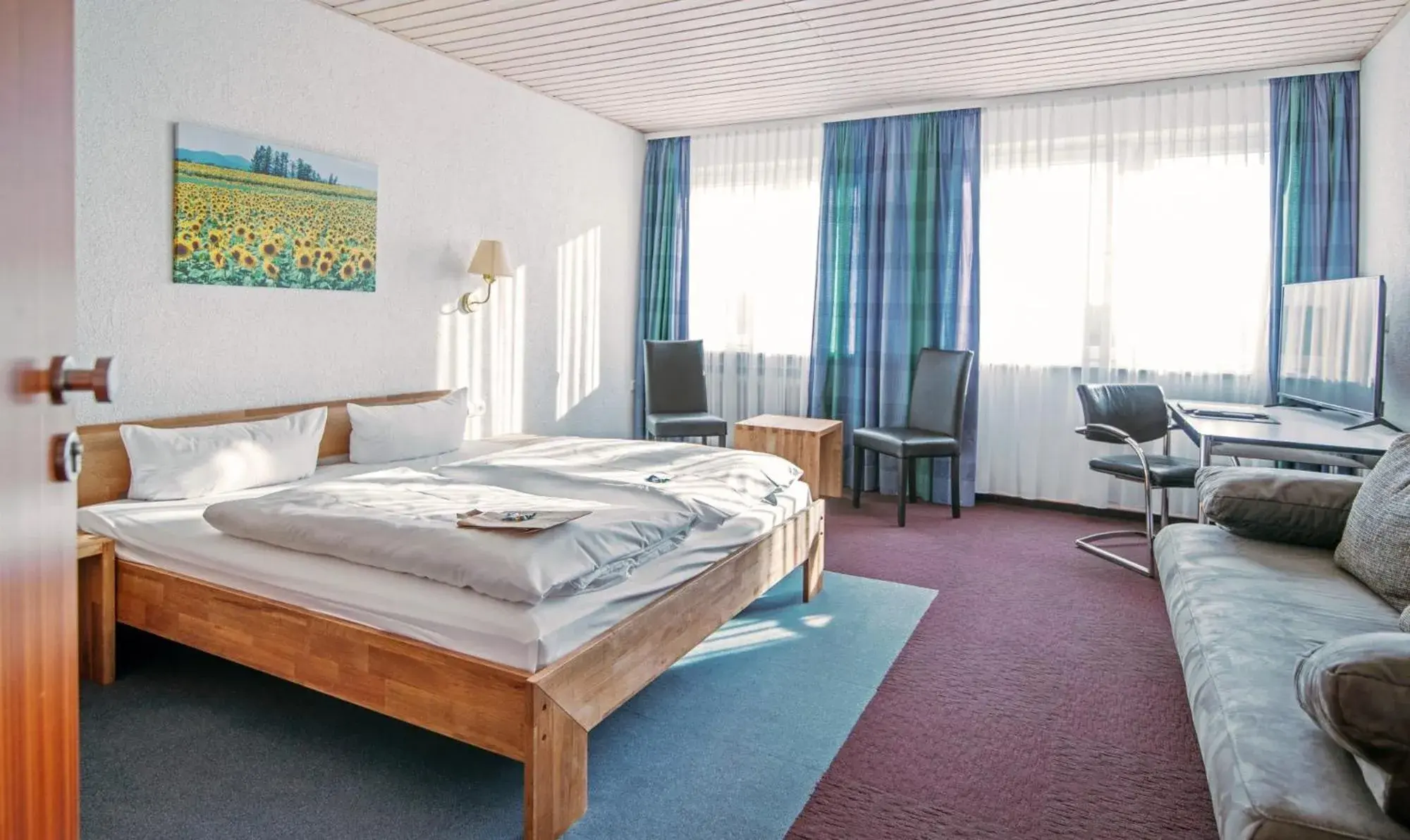 Photo of the whole room, Bed in Landhotel Klingerhof