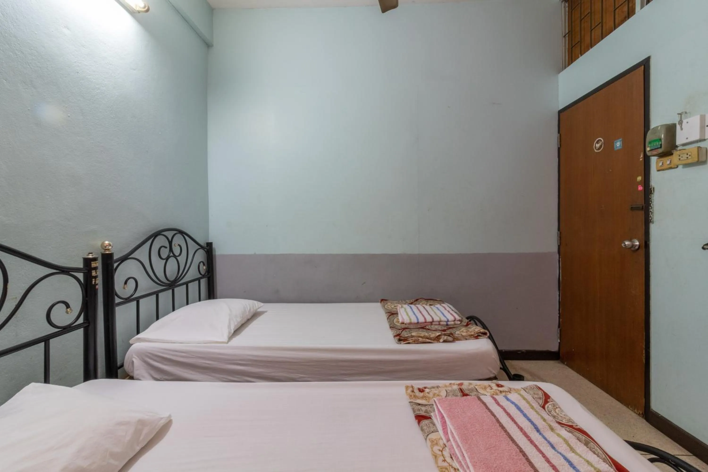 Bed in 7 Holder Guesthouse