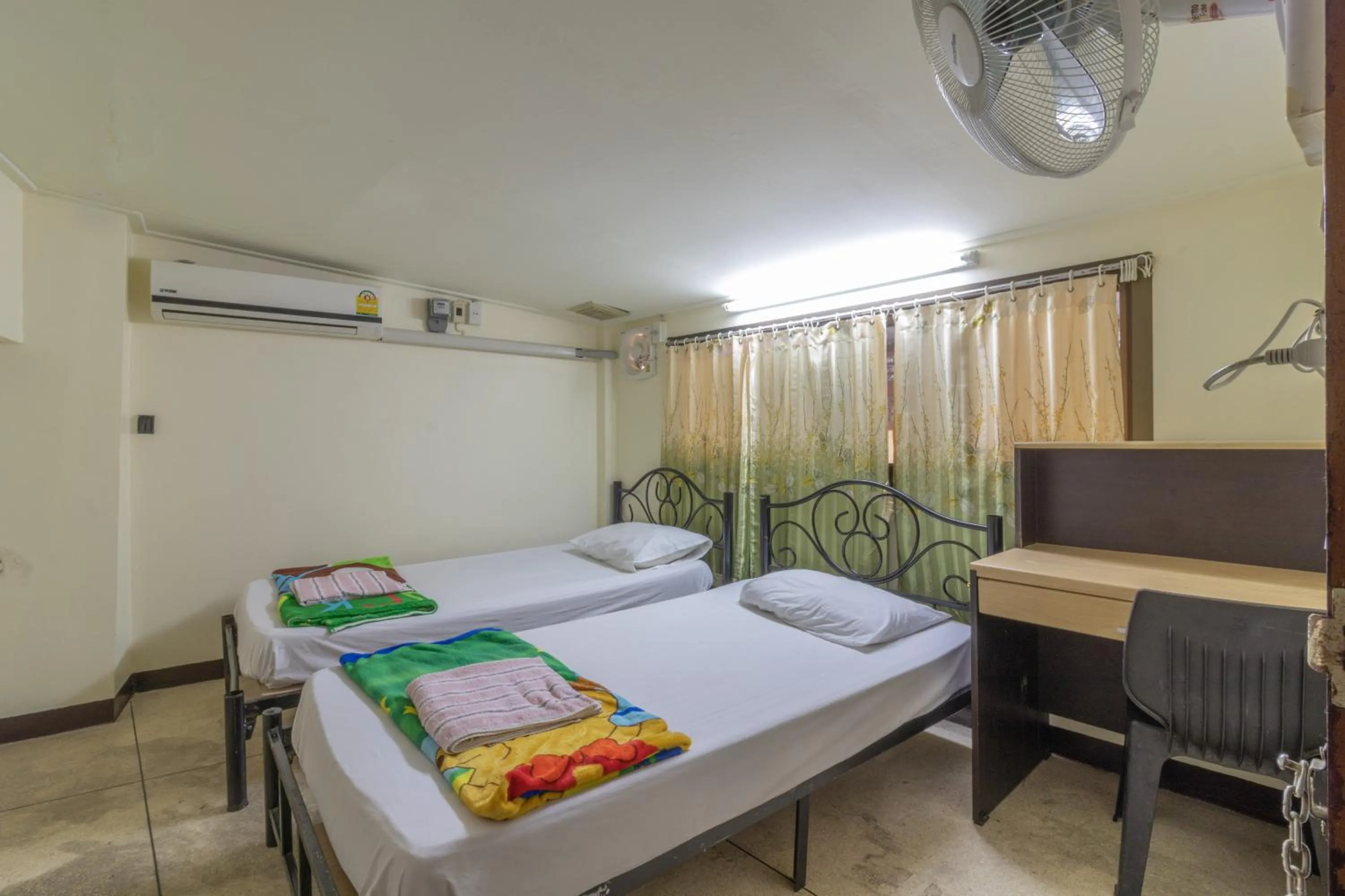 Bed in 7 Holder Guesthouse