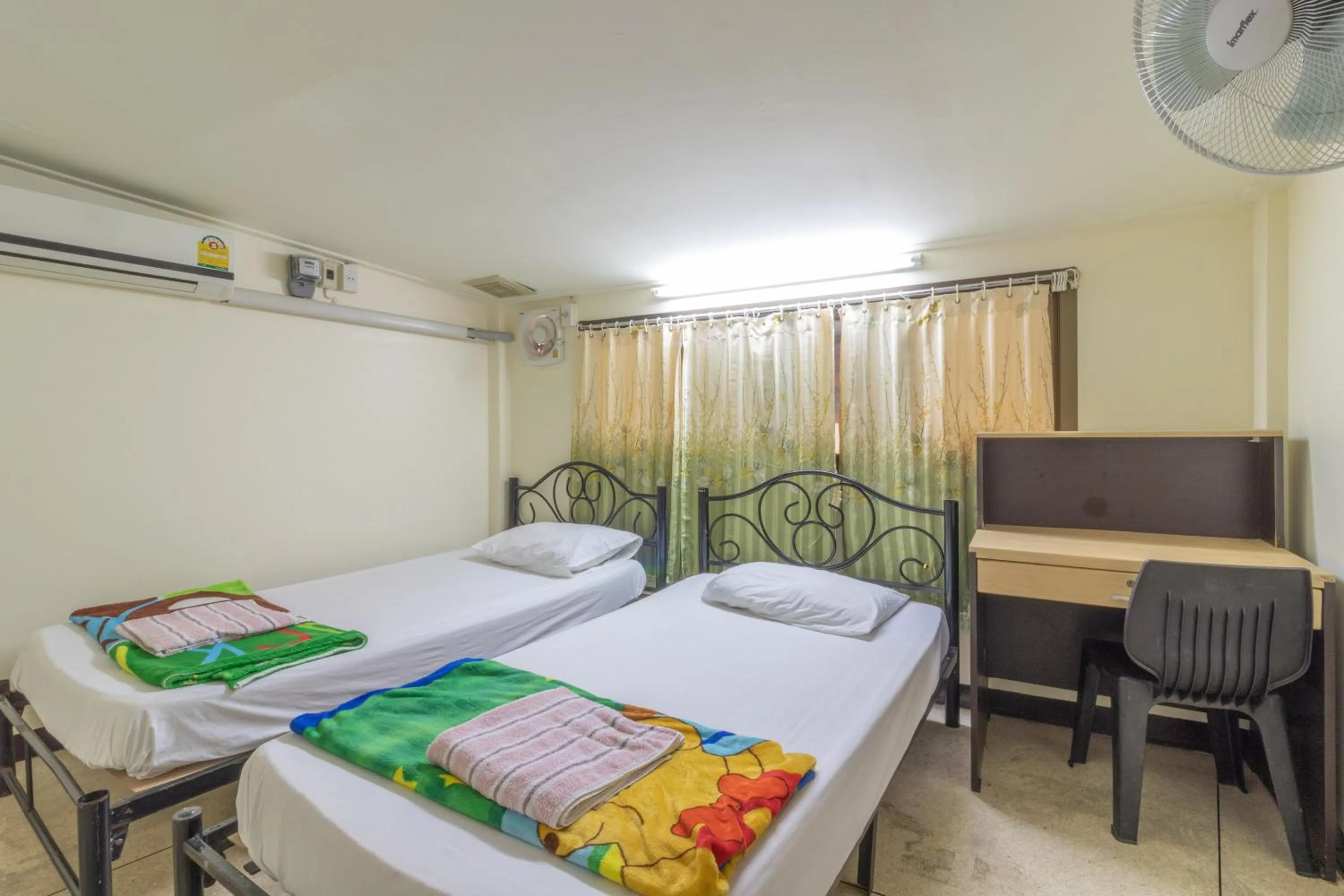 Bed in 7 Holder Guesthouse