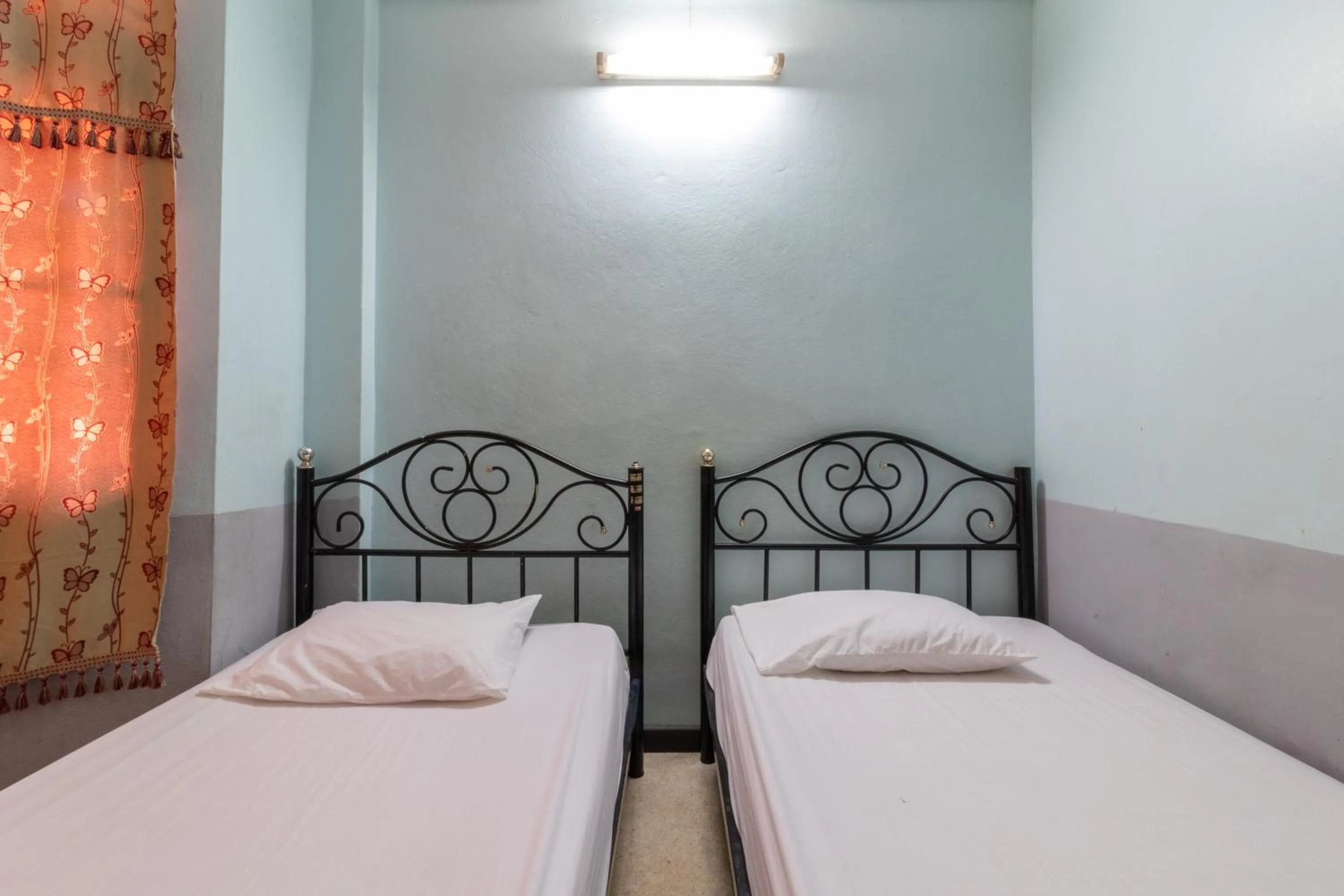 Bed in 7 Holder Guesthouse