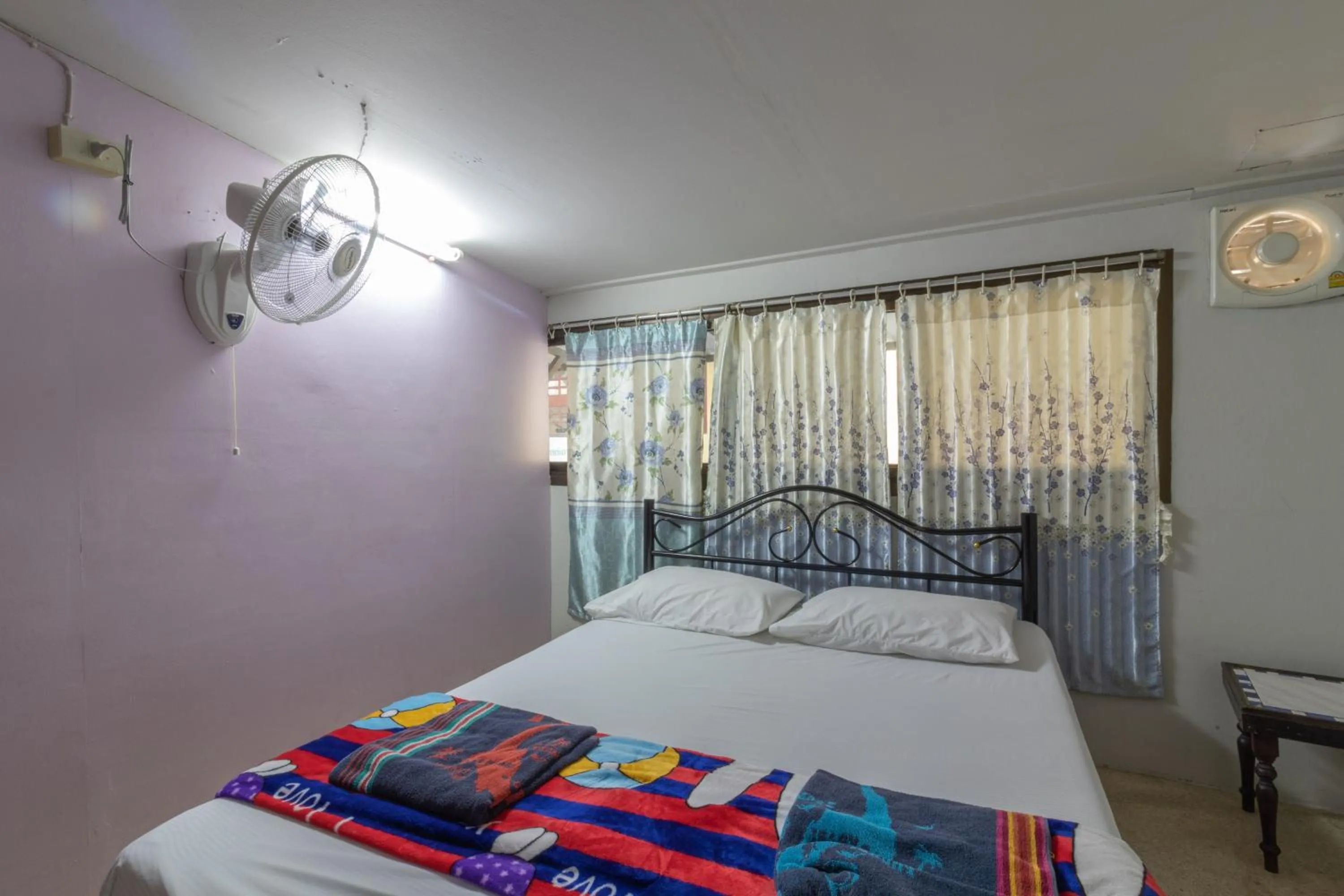 Bed in 7 Holder Guesthouse