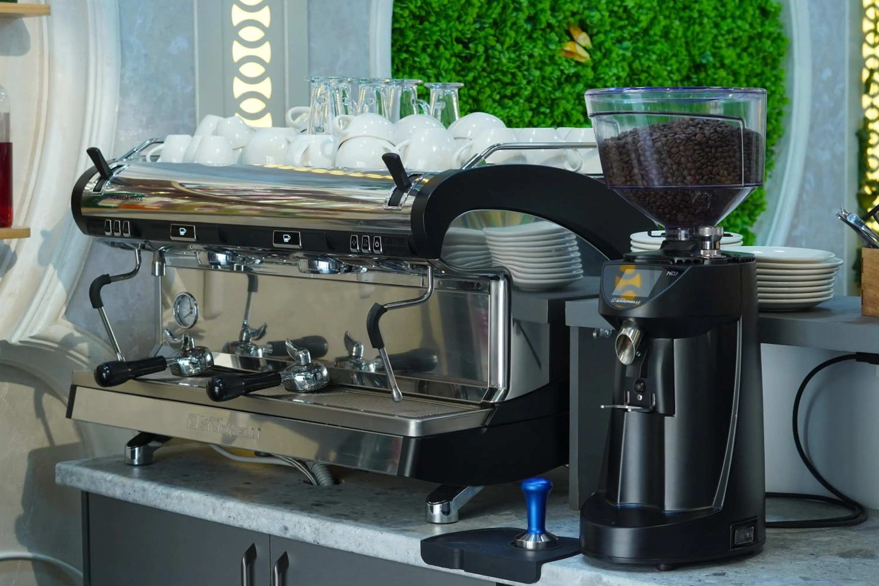 Restaurant/places to eat in Dendi Plaza Hotel