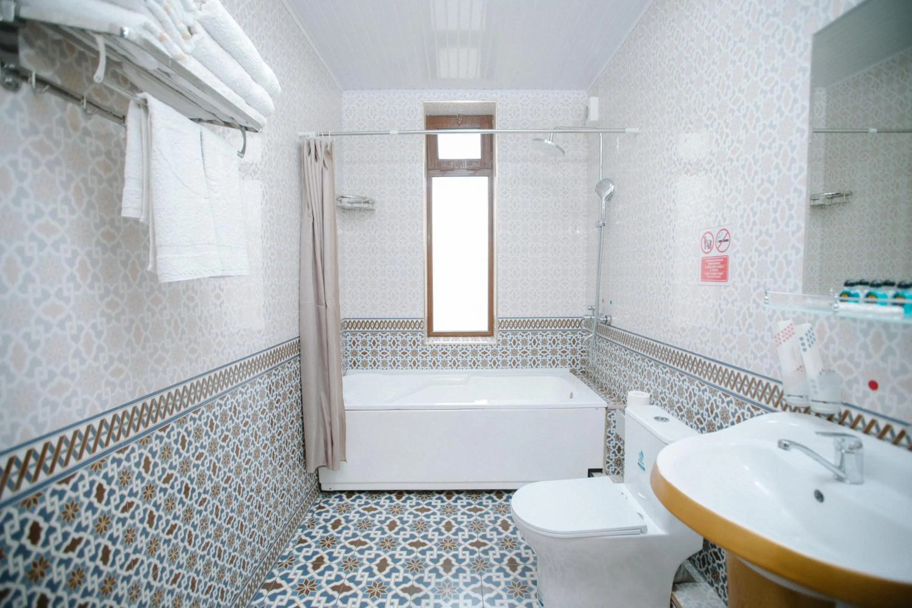 Bath in Dendi Plaza Hotel