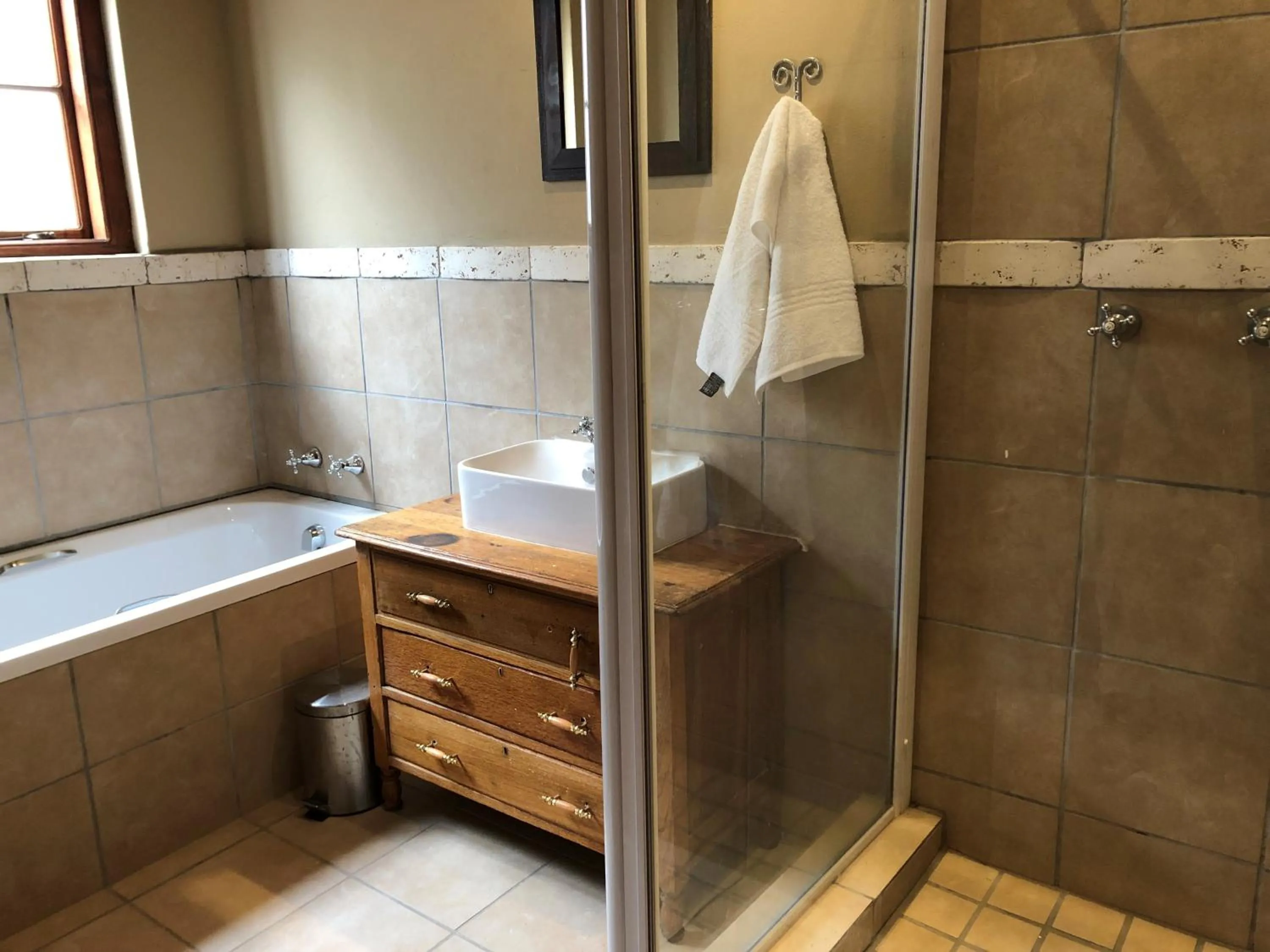 Bathroom in Celebratio Pomegranate Farm