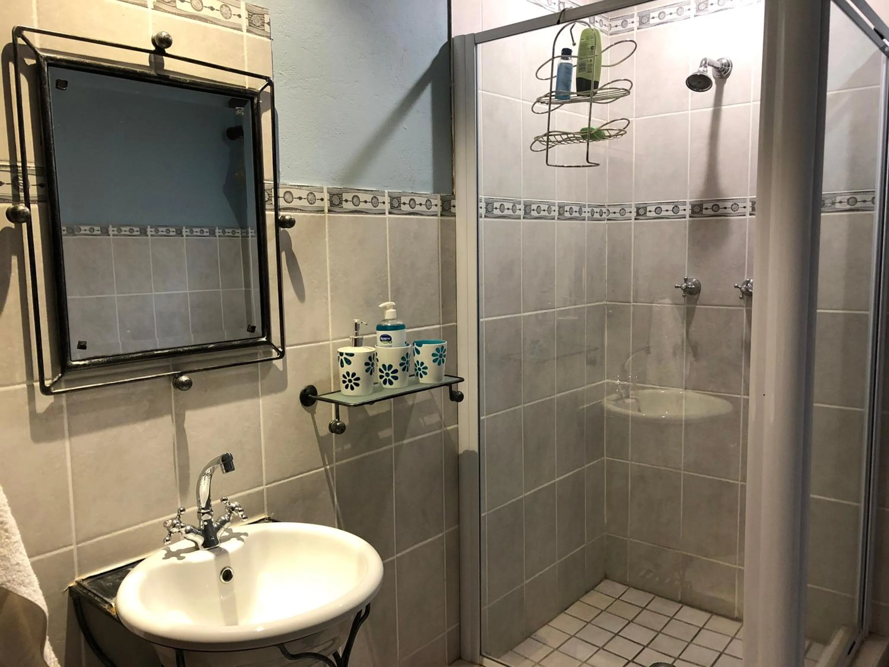 Bathroom in Celebratio Pomegranate Farm