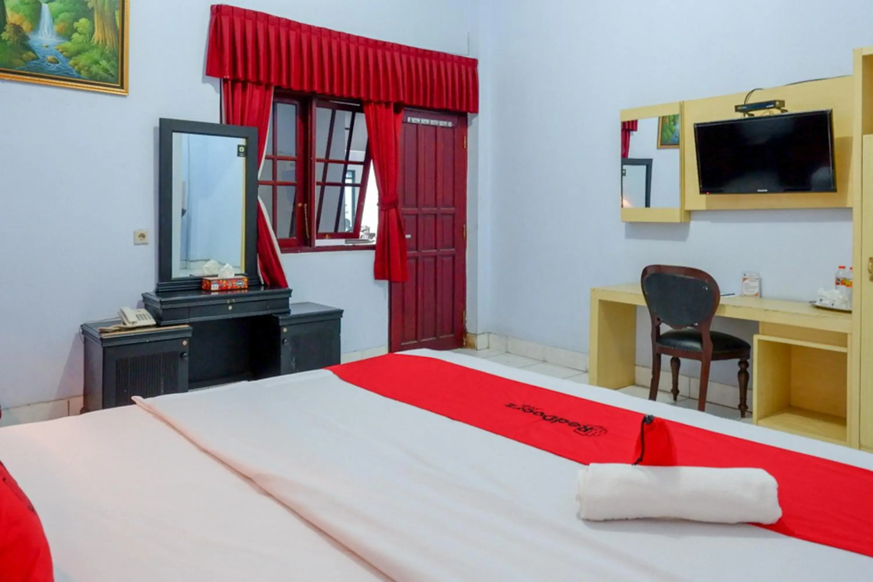 Bedroom, Bed in RedDoorz Plus Syariah near Stasiun Pekalongan 2 Bedroom, Bed in RedDoorz Plus Syariah near Stasiun Pekalongan 2