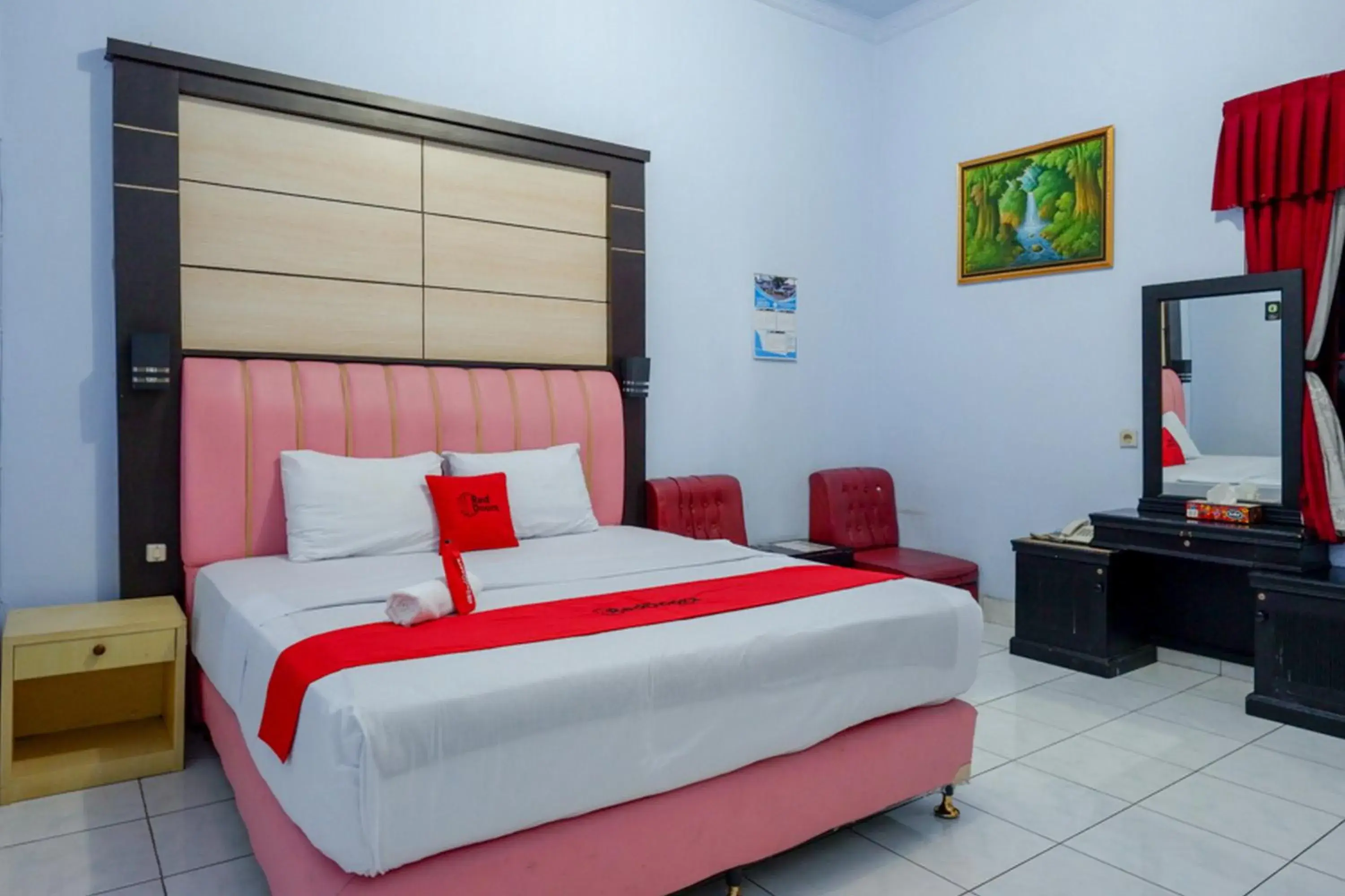 Bedroom, Bed in RedDoorz Plus Syariah near Stasiun Pekalongan 2 Bedroom, Bed in RedDoorz Plus Syariah near Stasiun Pekalongan 2