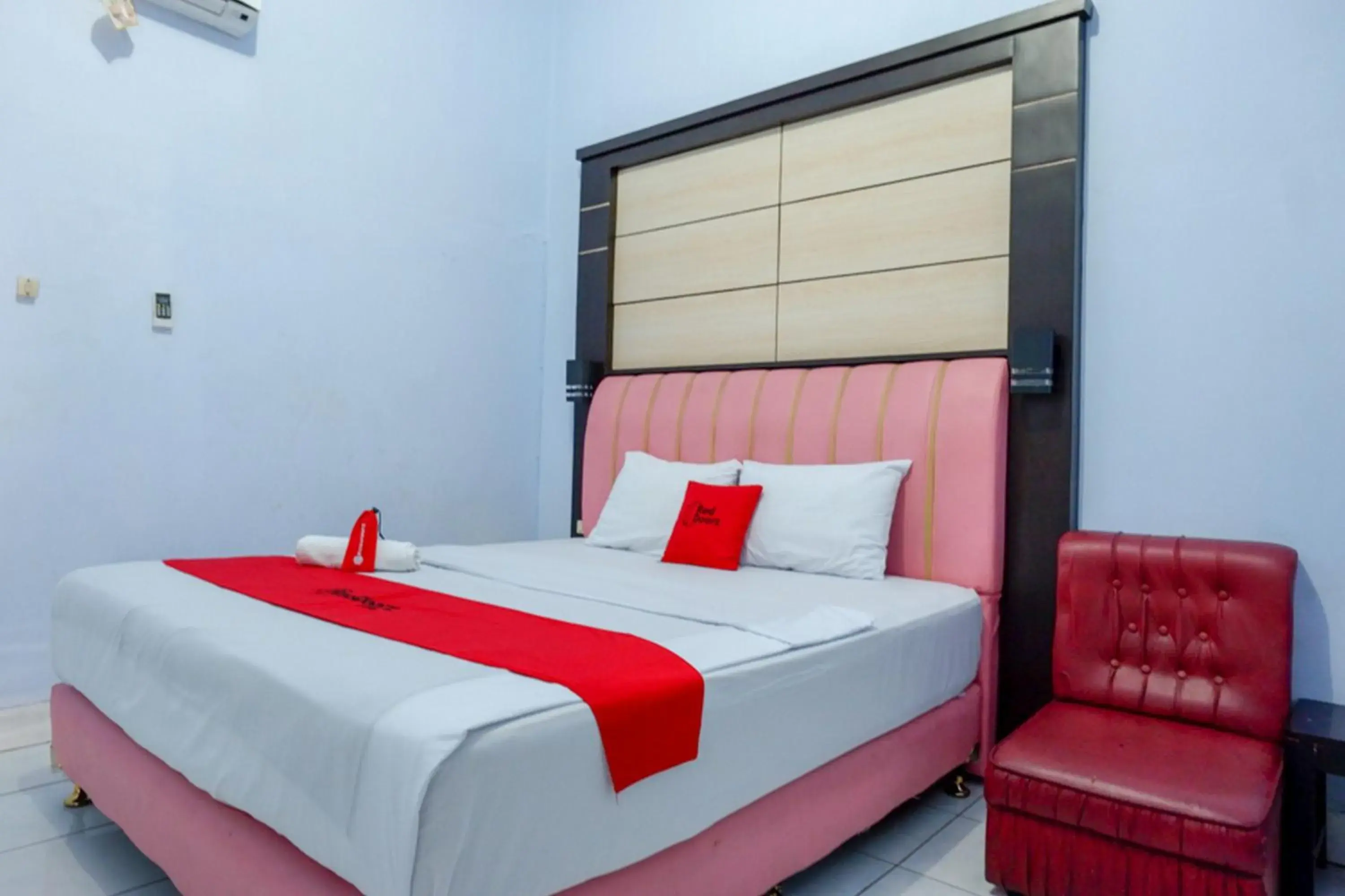 Bedroom, Bed in RedDoorz Plus Syariah near Stasiun Pekalongan 2 Bedroom, Bed in RedDoorz Plus Syariah near Stasiun Pekalongan 2