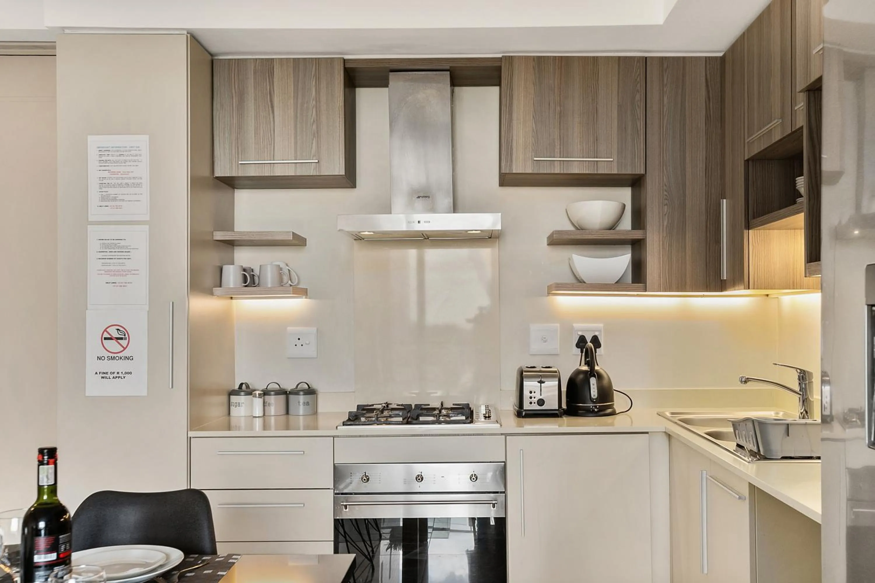 Kitchen or kitchenette in Easy Stay - The Tyrwhitt Rosebank