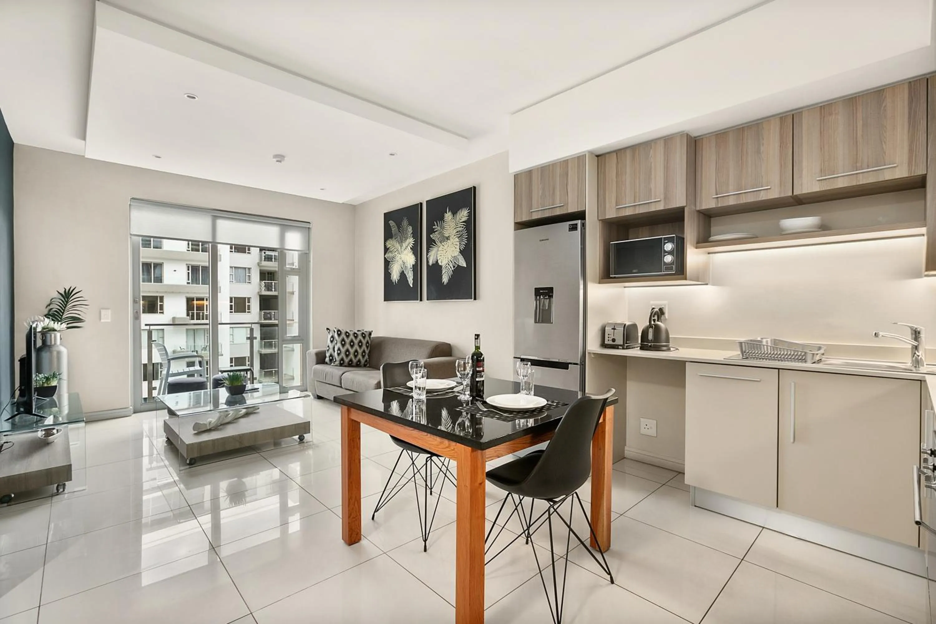 Kitchen or kitchenette in Easy Stay - The Tyrwhitt Rosebank