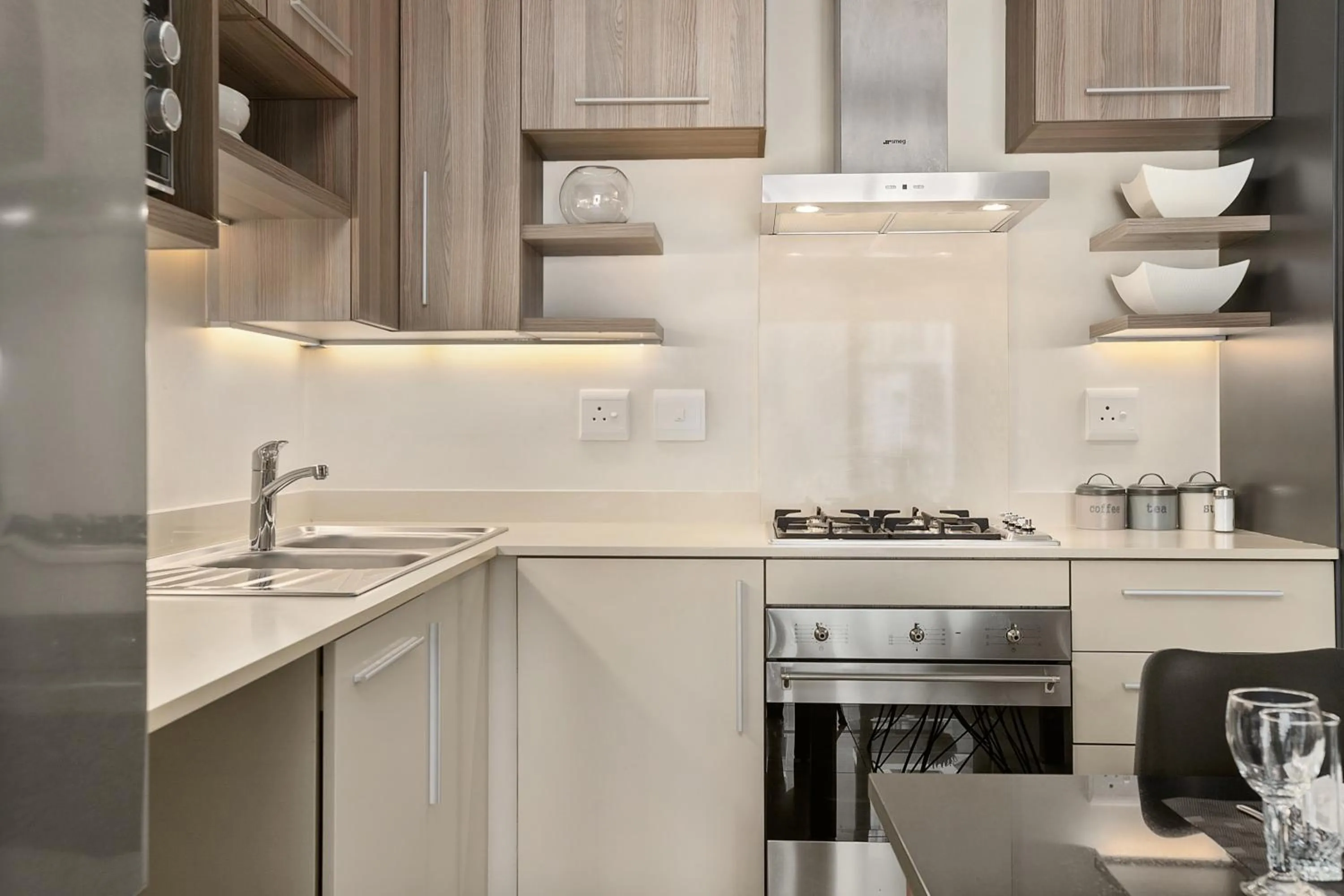 Kitchen or kitchenette in Easy Stay - The Tyrwhitt Rosebank