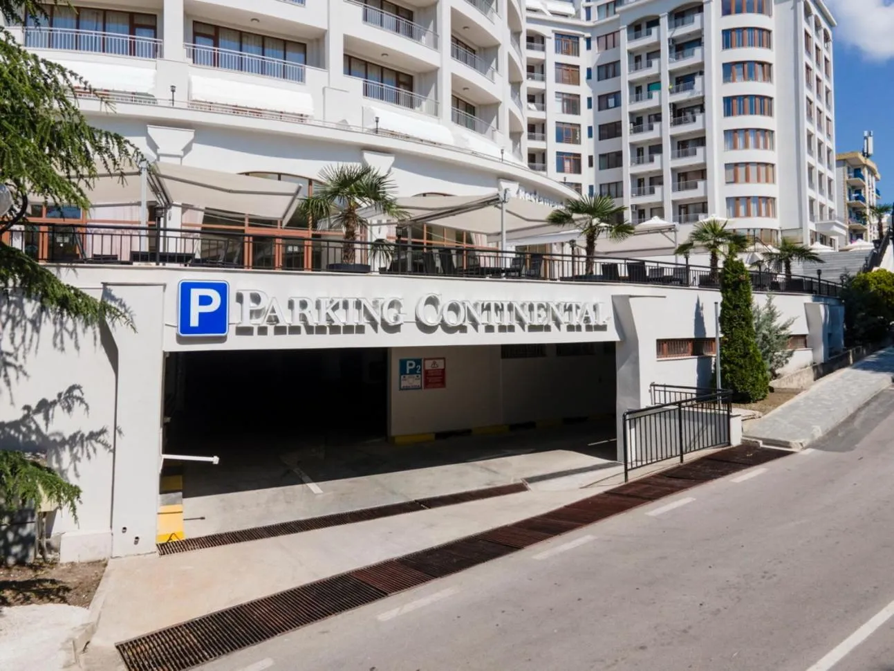 Parking in Hotel Continental