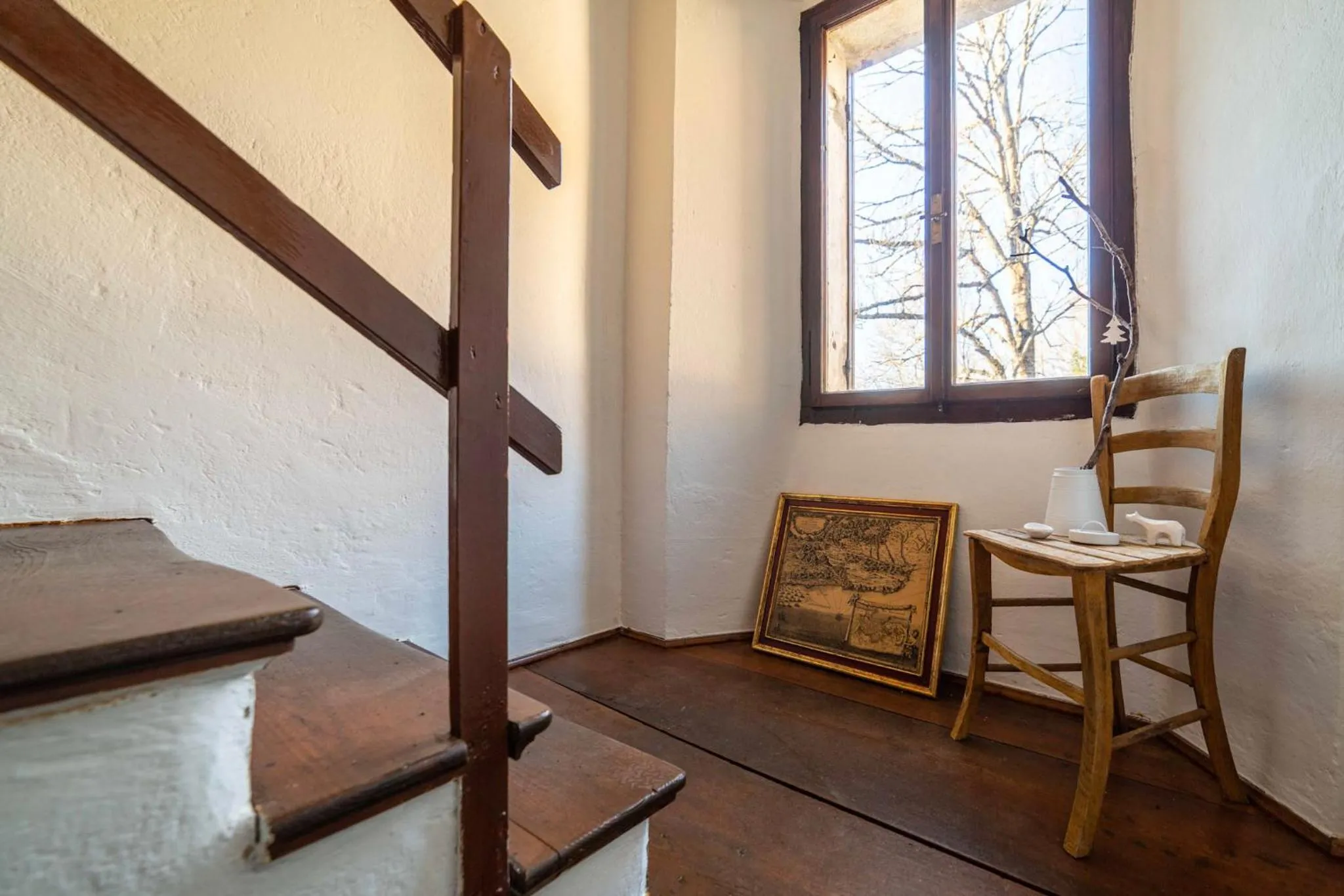 Decorative detail in Giulio Mountain B&B