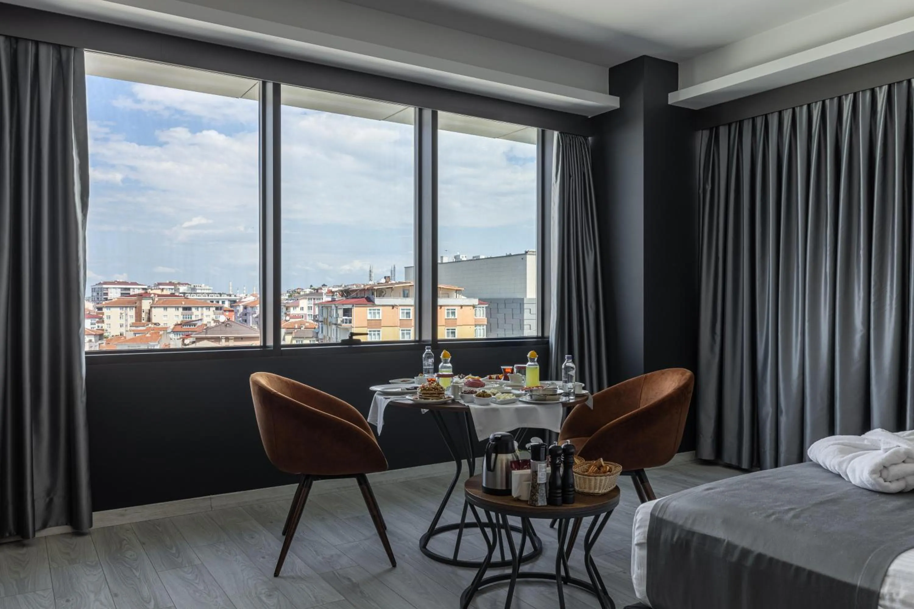 Coffee/tea facilities, Bed in The Plaza Hotel Edirne