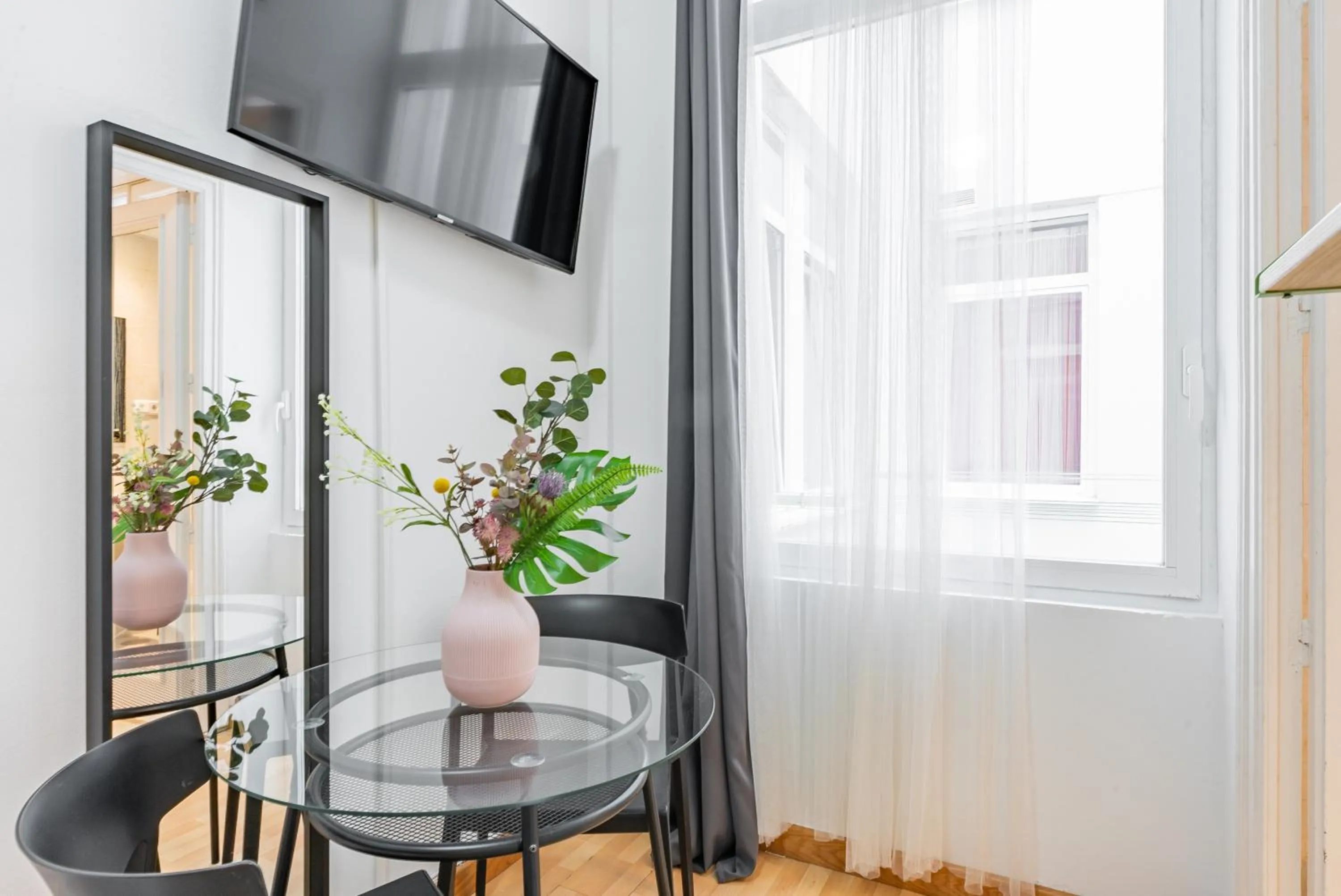 TV and multimedia in Smartr Madrid Gran Via 47