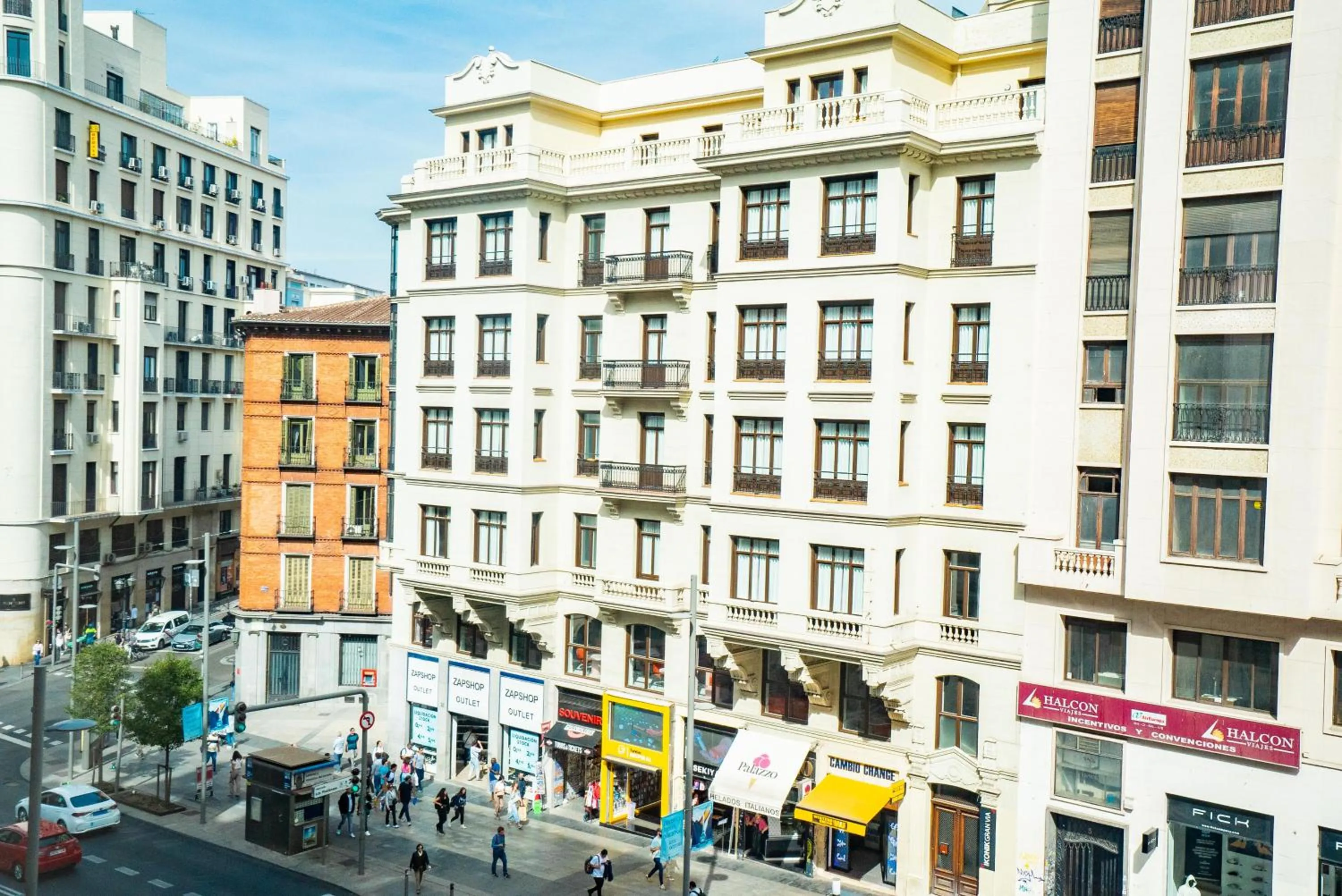Neighbourhood in Smartr Madrid Gran Via 47