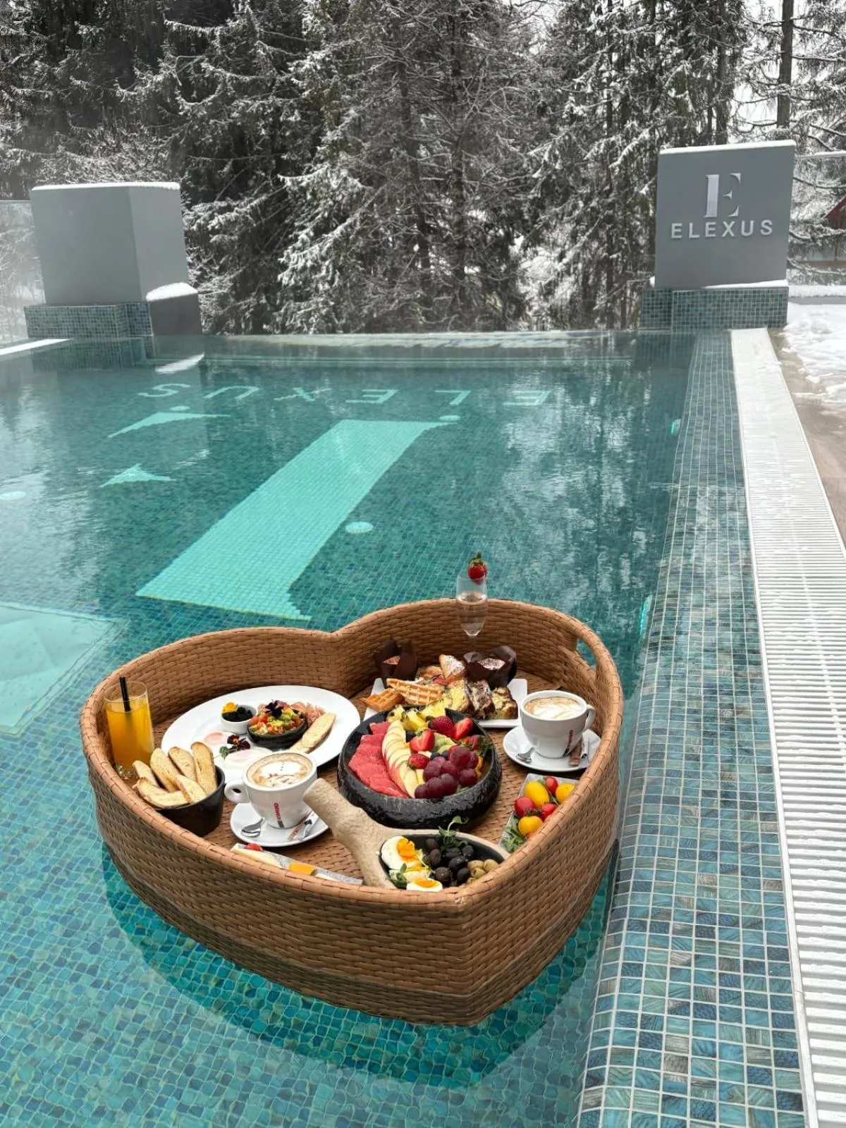 Swimming pool in Elexus Boutique