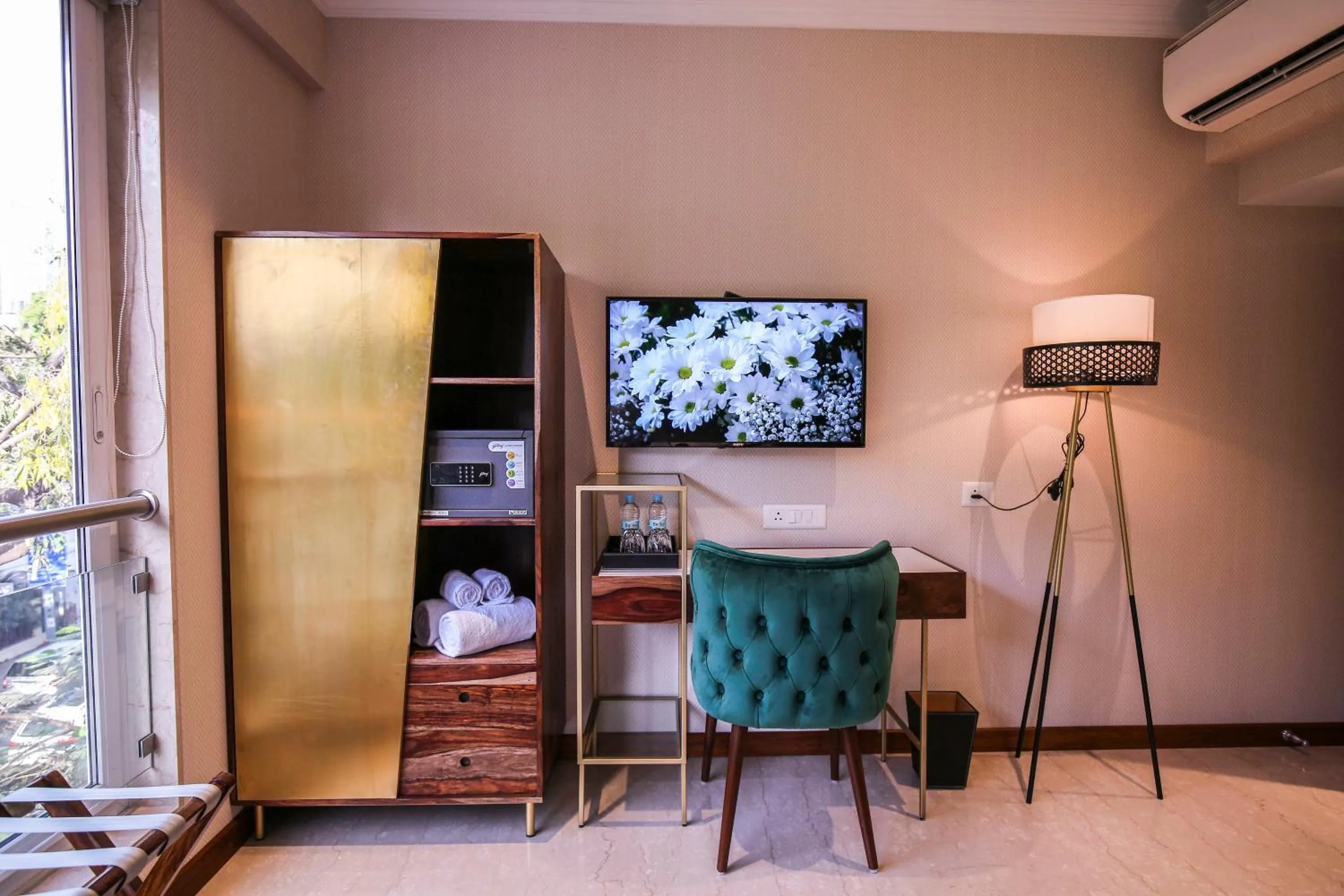 TV and multimedia in Theory9 Premium Service Apartments Bandra