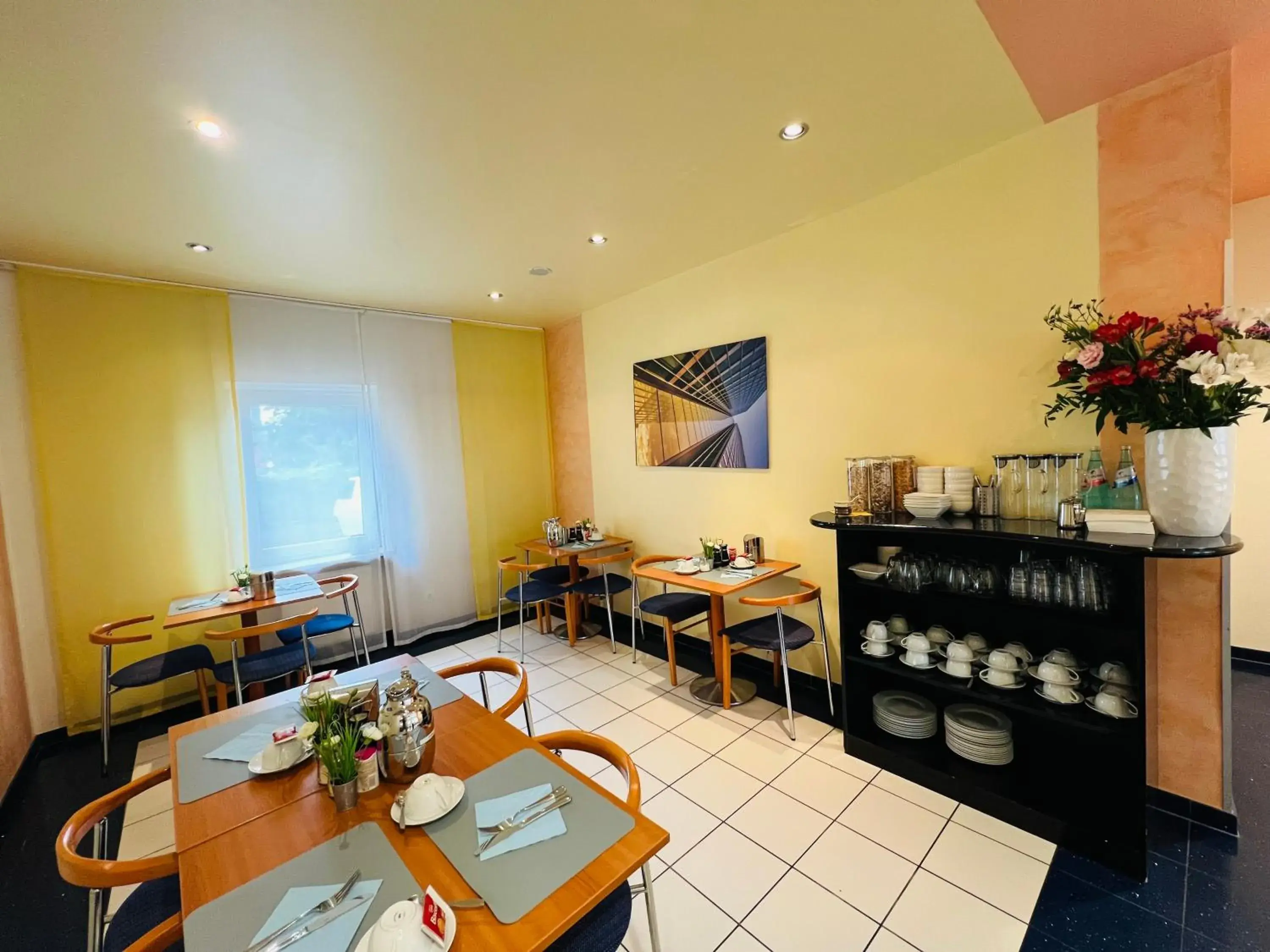 Breakfast in Hotel Niederräder Hof Breakfast in Hotel Niederräder Hof