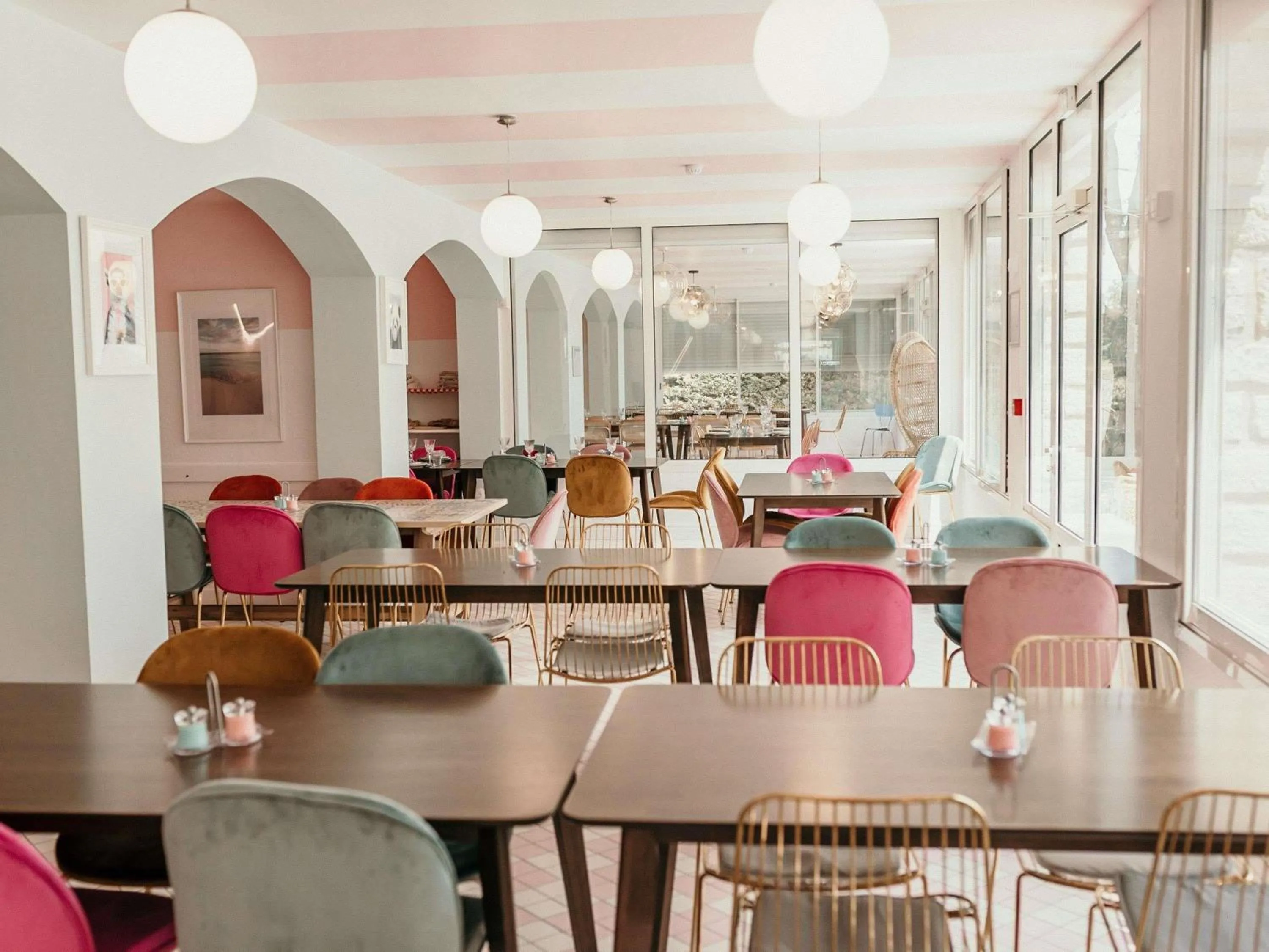 Property building in greet hôtel Pont du Gard - Route d'Avignon