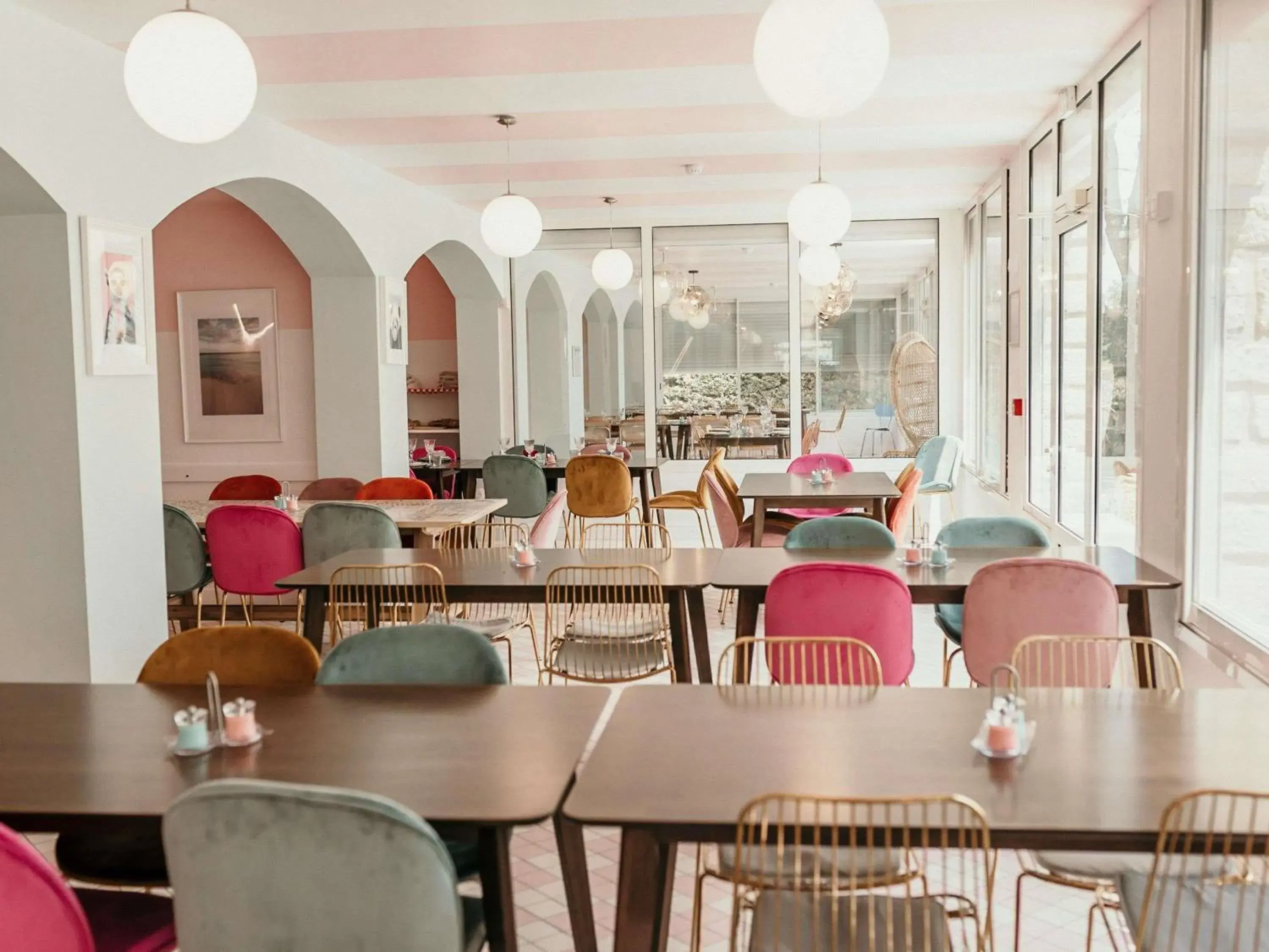 Property building in greet hôtel Pont du Gard - Route d'Avignon Property building in greet hôtel Pont du Gard - Route d'Avignon