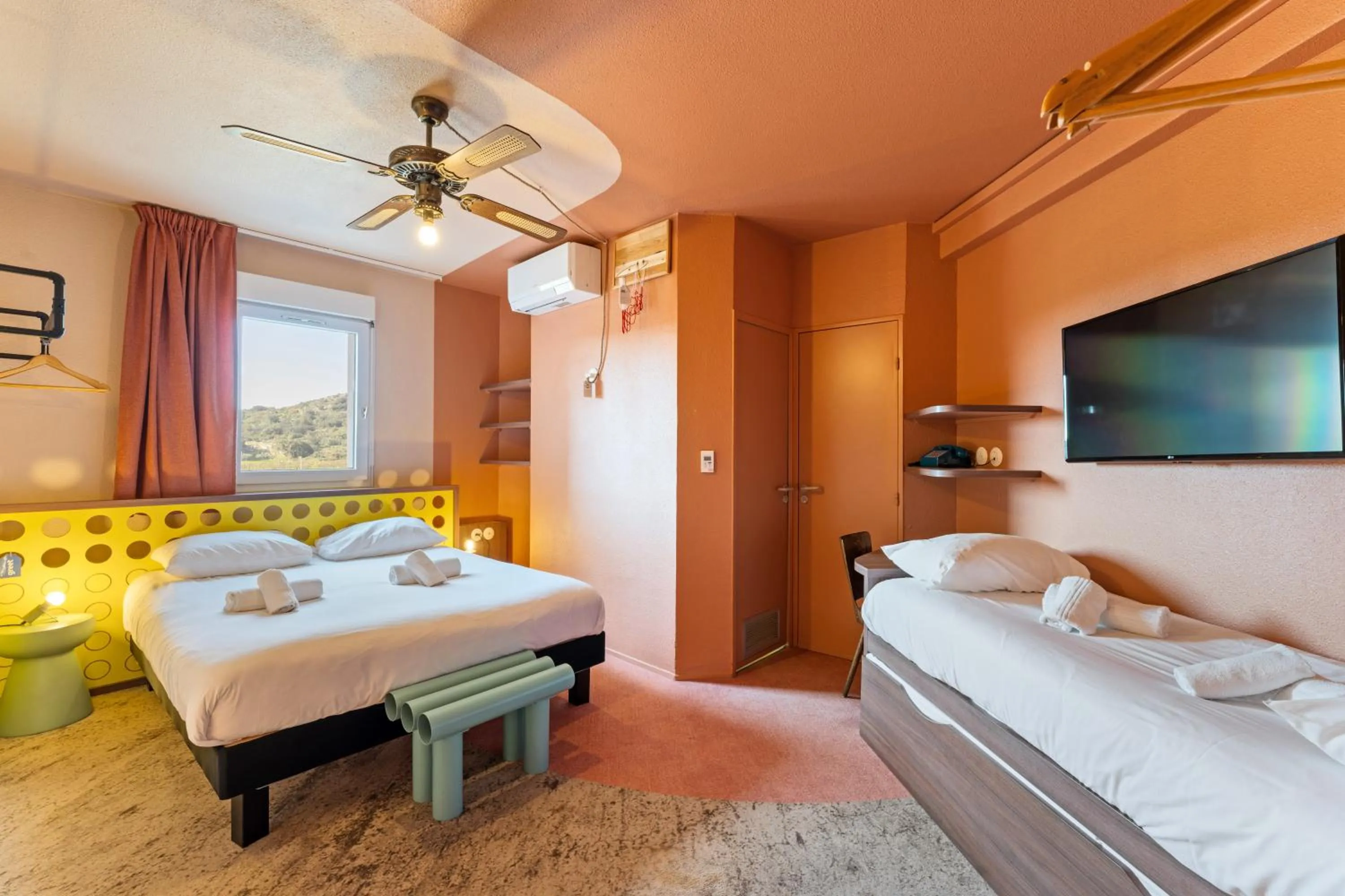 Bedroom, Bed in greet hôtel Pont du Gard - Route d'Avignon