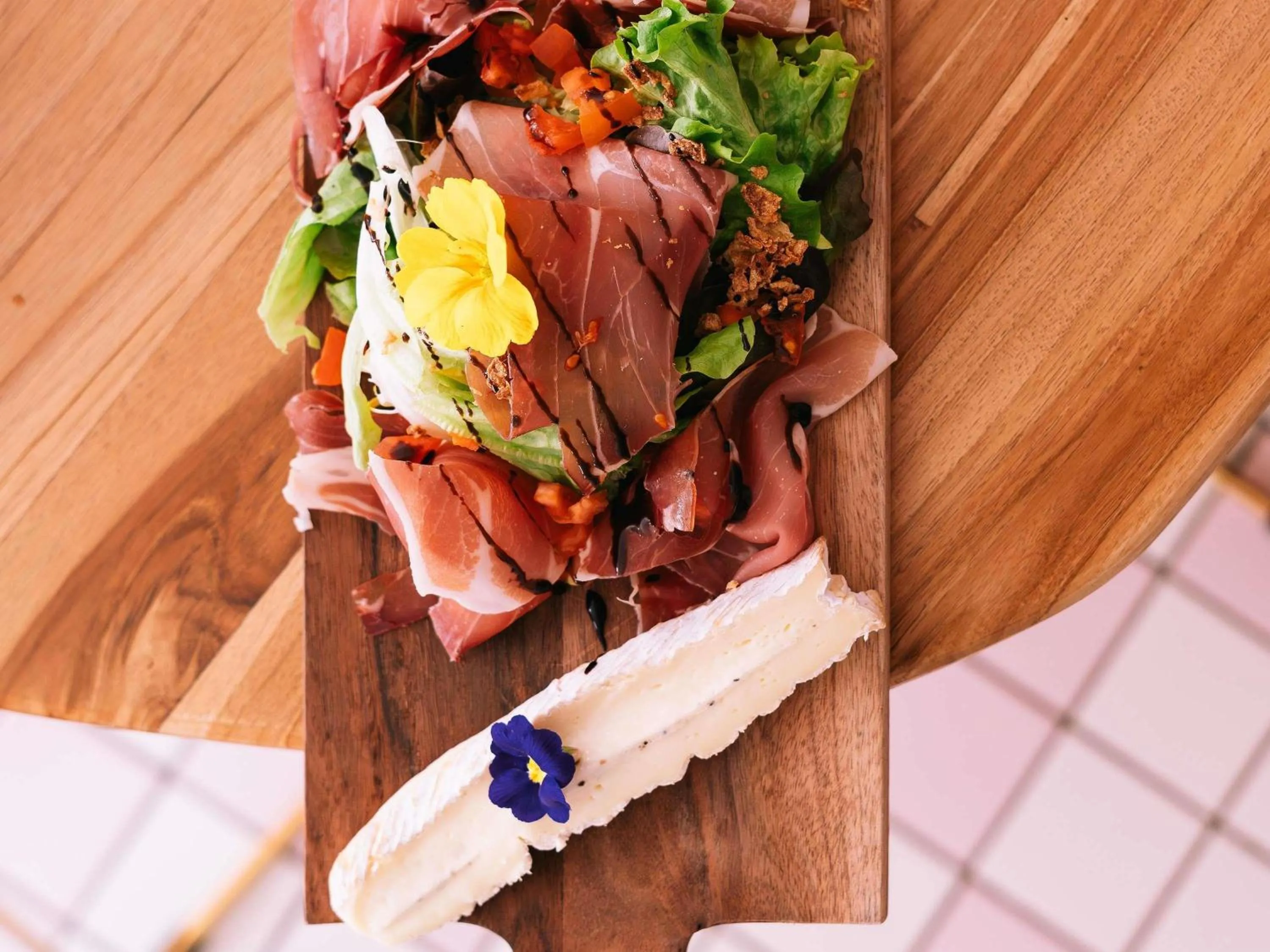 Restaurant/places to eat in greet hôtel Pont du Gard - Route d'Avignon