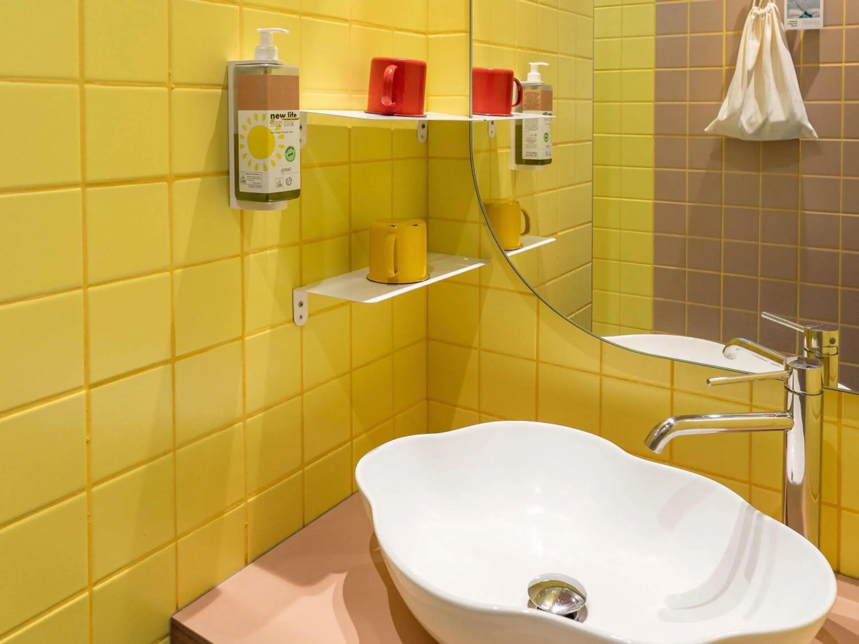 Bedroom in greet hôtel Pont du Gard - Route d'Avignon Bedroom in greet hôtel Pont du Gard - Route d'Avignon