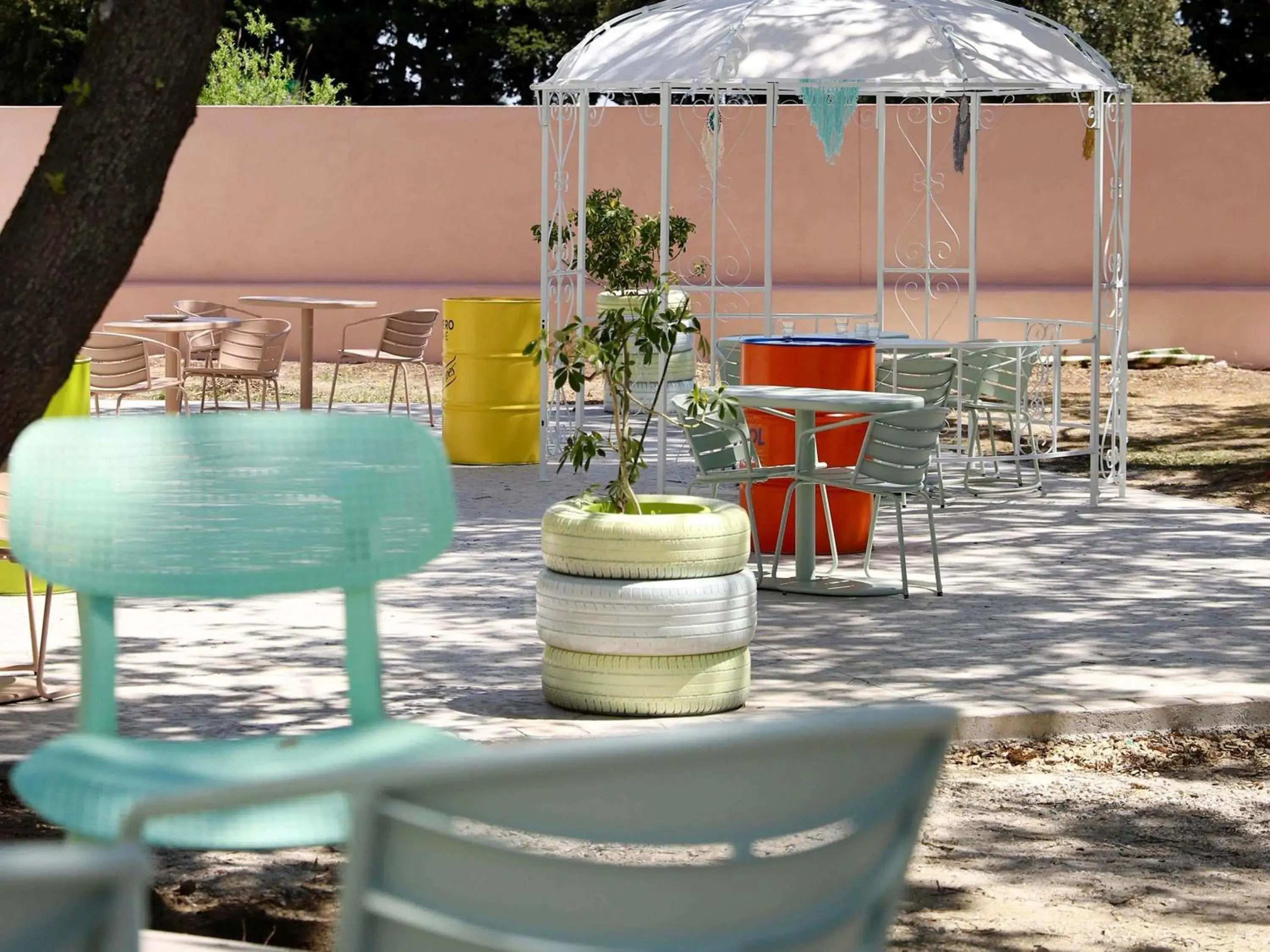 Restaurant/places to eat in greet hôtel Pont du Gard - Route d'Avignon Restaurant/places to eat in greet hôtel Pont du Gard - Route d'Avignon