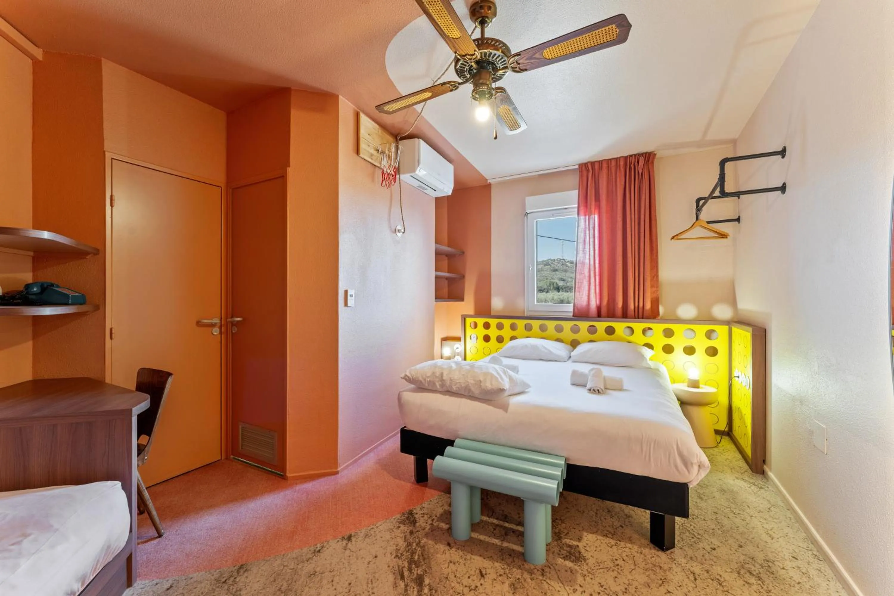 Bedroom, Bed in greet hôtel Pont du Gard - Route d'Avignon