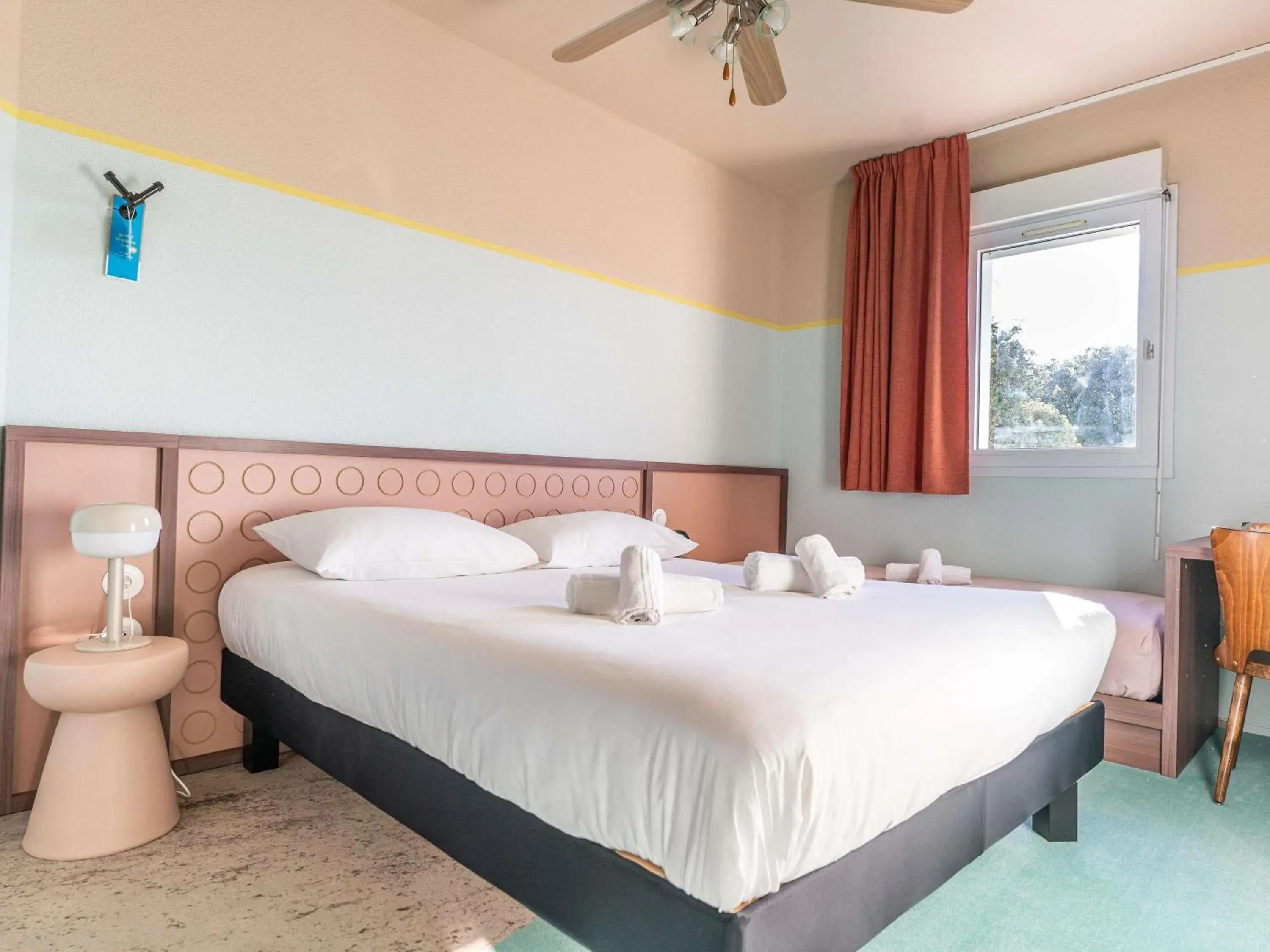 Bedroom, Bed in greet hôtel Pont du Gard - Route d'Avignon Bedroom, Bed in greet hôtel Pont du Gard - Route d'Avignon