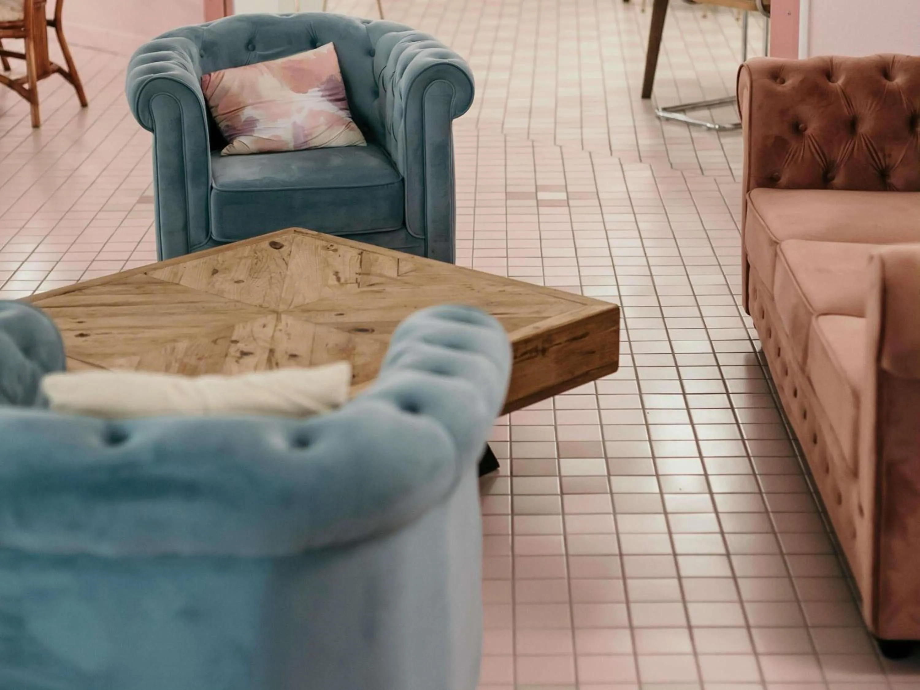 Lounge or bar in greet hôtel Pont du Gard - Route d'Avignon