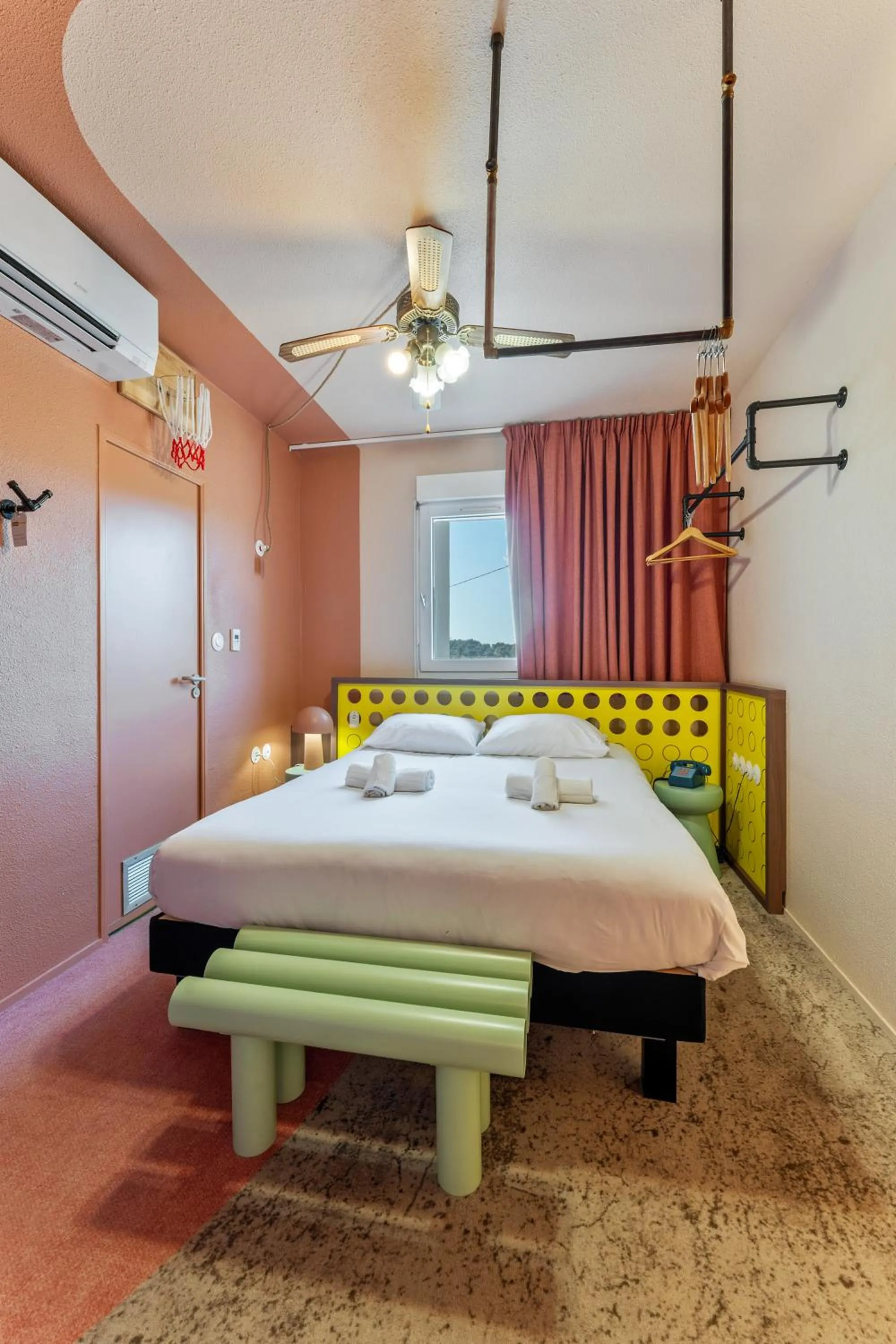 Bed in greet hôtel Pont du Gard - Route d'Avignon