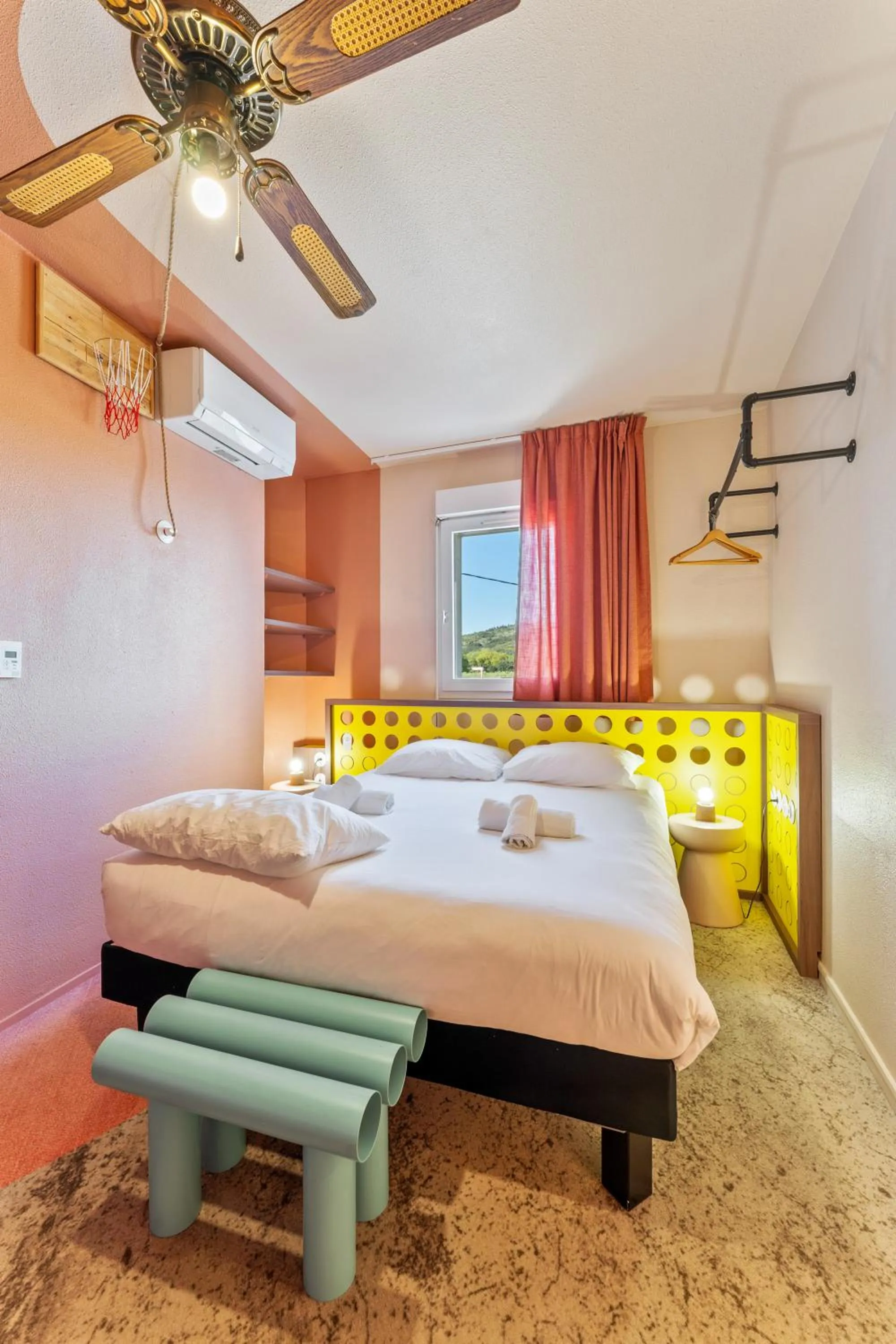 Bedroom, Bed in greet hôtel Pont du Gard - Route d'Avignon