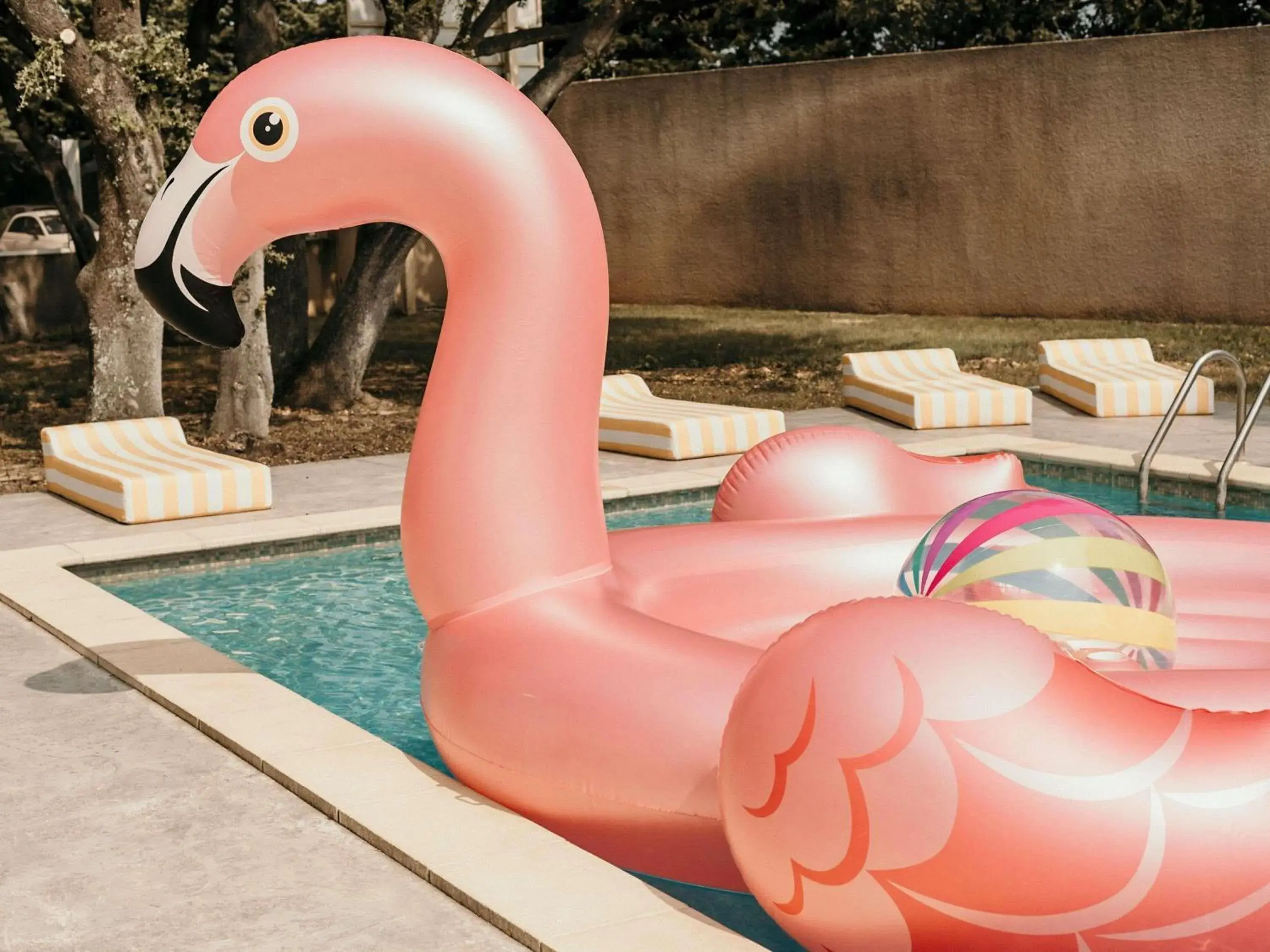 Pool view in greet hôtel Pont du Gard - Route d'Avignon Pool view in greet hôtel Pont du Gard - Route d'Avignon