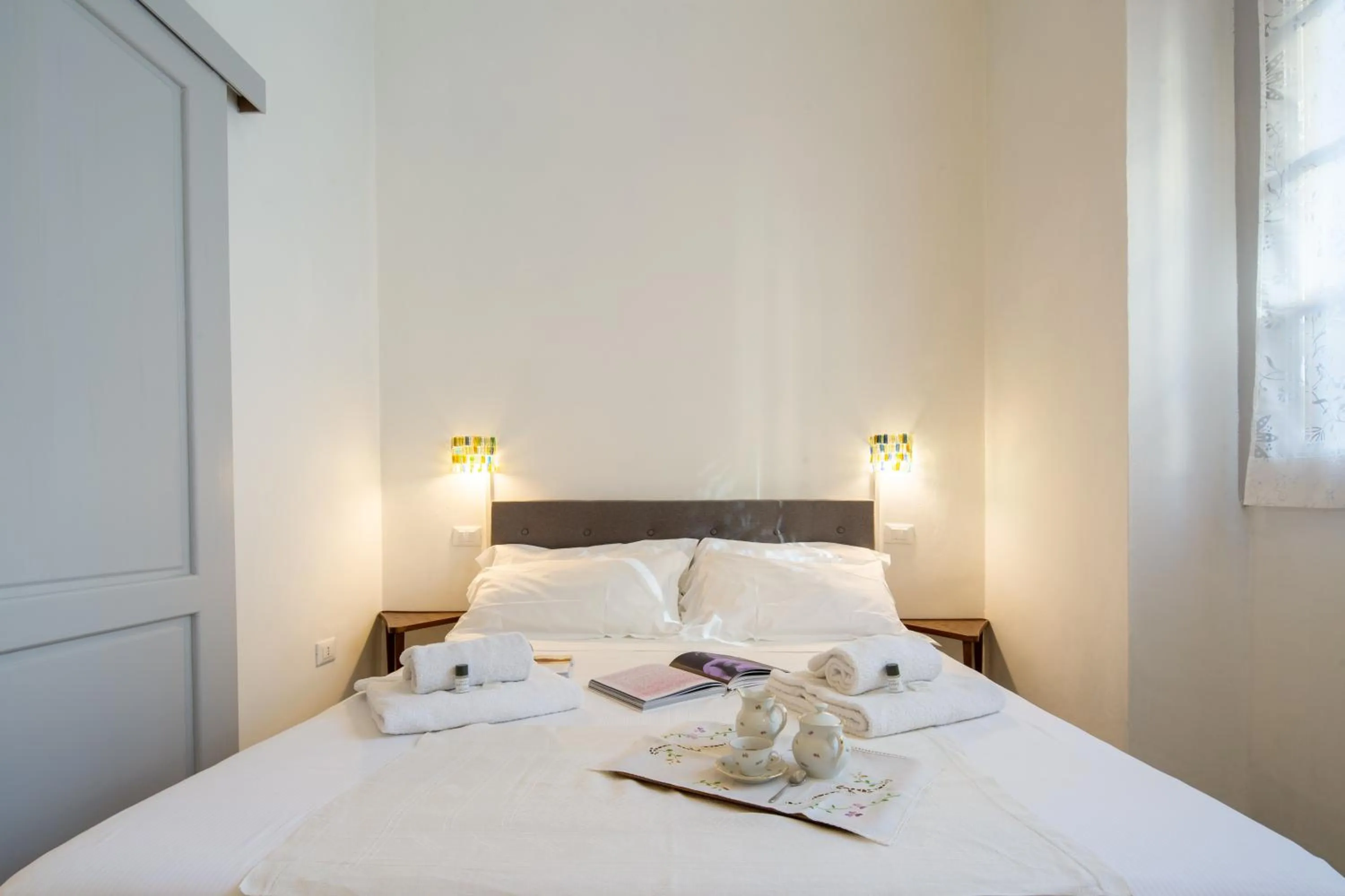 Bed in Central Station Apartment by Mmega