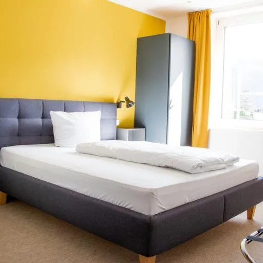 Bed in Hotel Trabener Hof