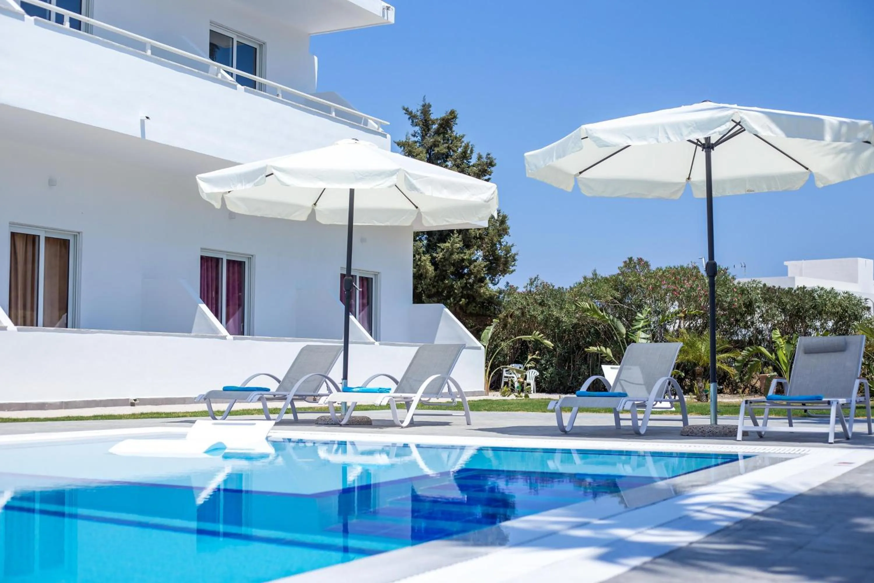 Swimming pool in Rosie's Bellezza