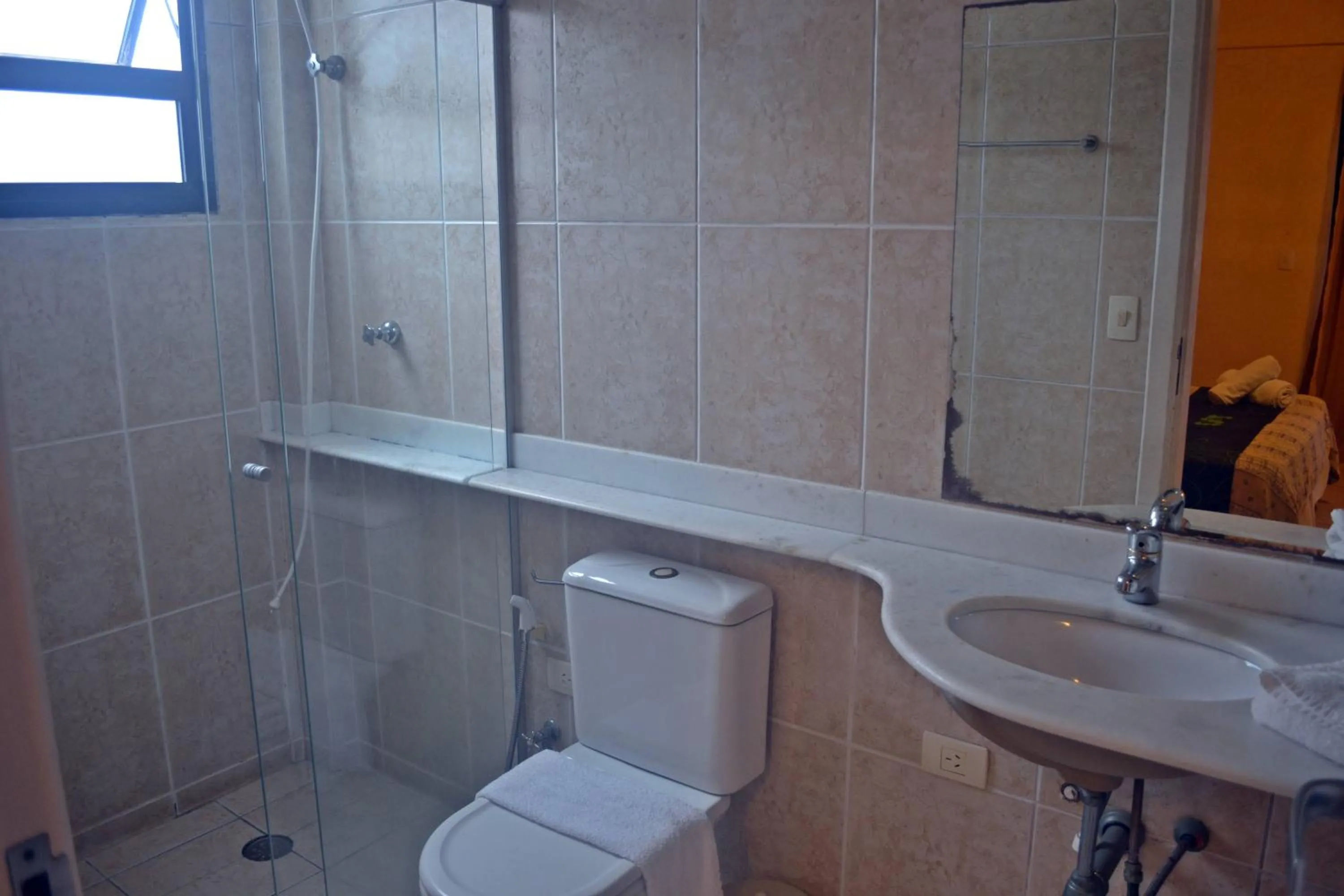 Shower in Hotel Canto do Atlântico