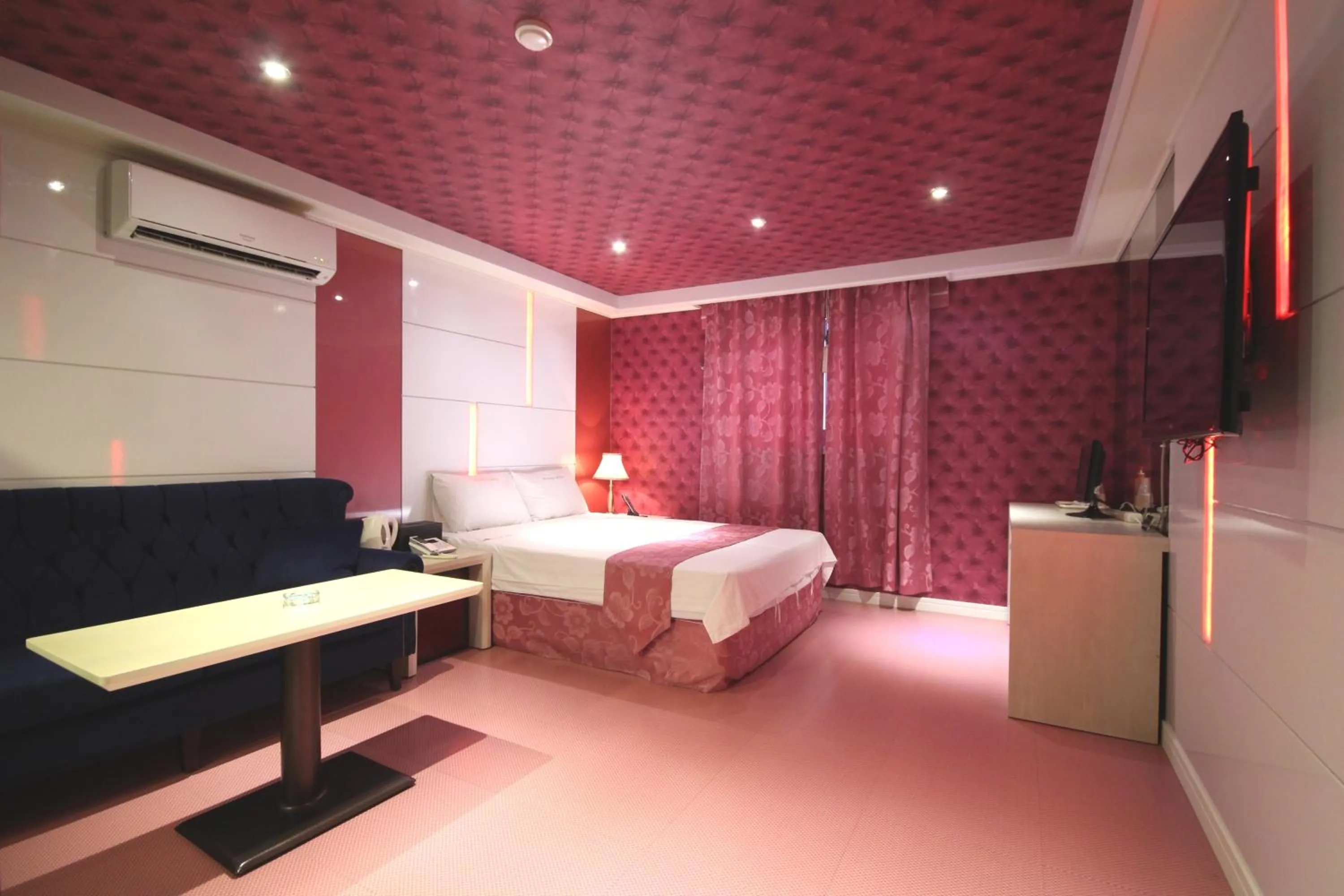 Photo of the whole room in Sono Hotel